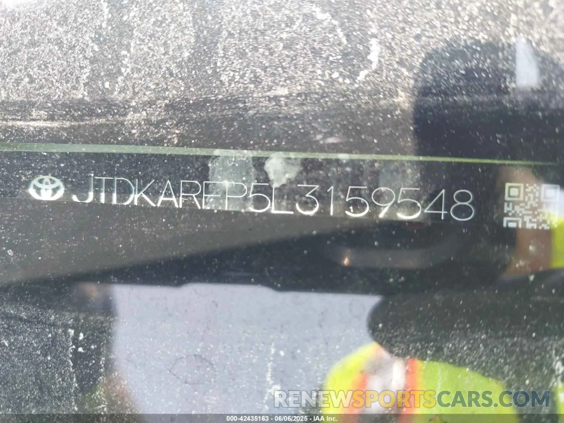 17 Photograph of a damaged car JTDKARFP5L3159548 TOYOTA PRIUS PRIME 2020
