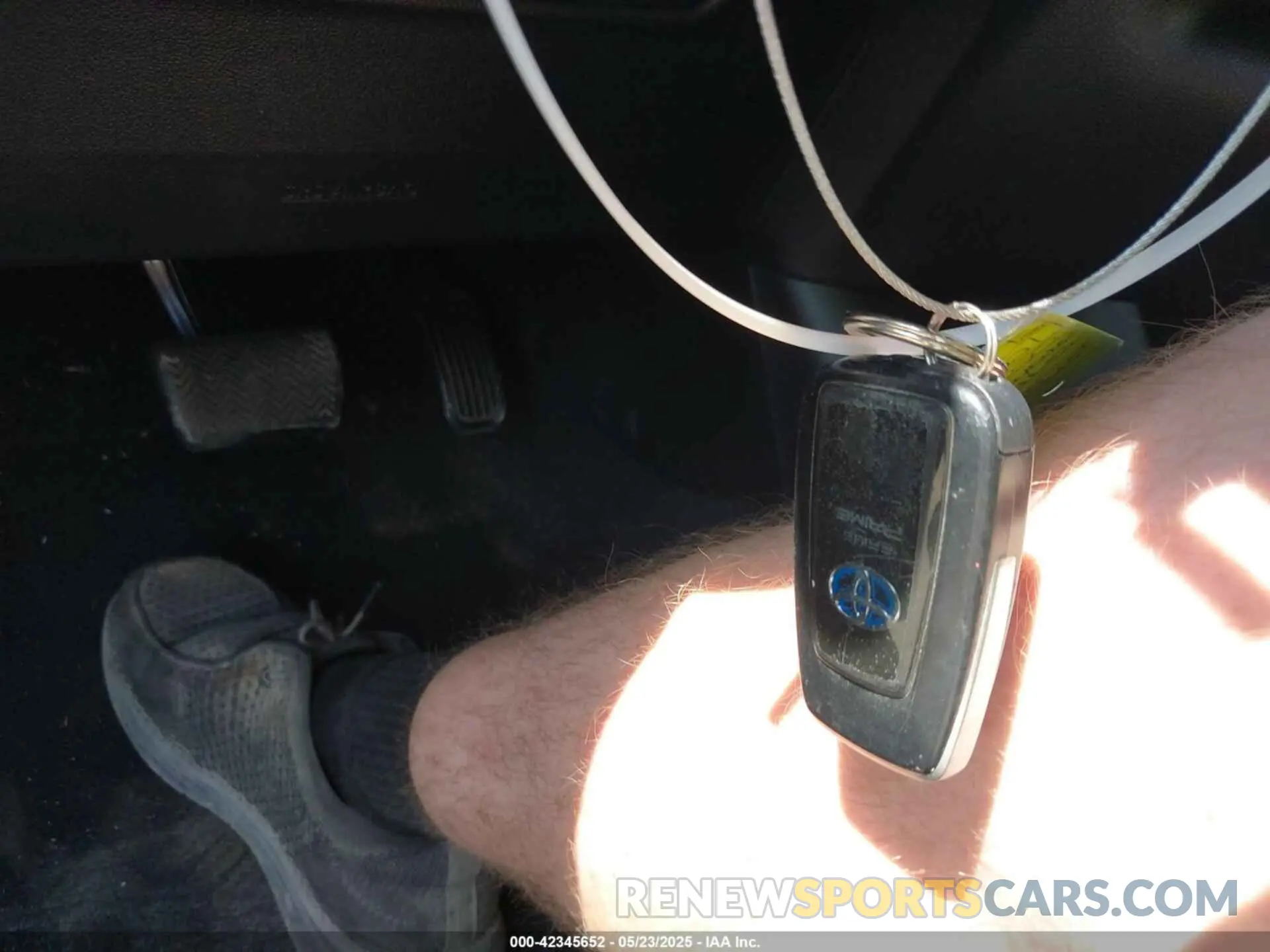 11 Photograph of a damaged car JTDKARFP6L3140488 TOYOTA PRIUS PRIME 2020