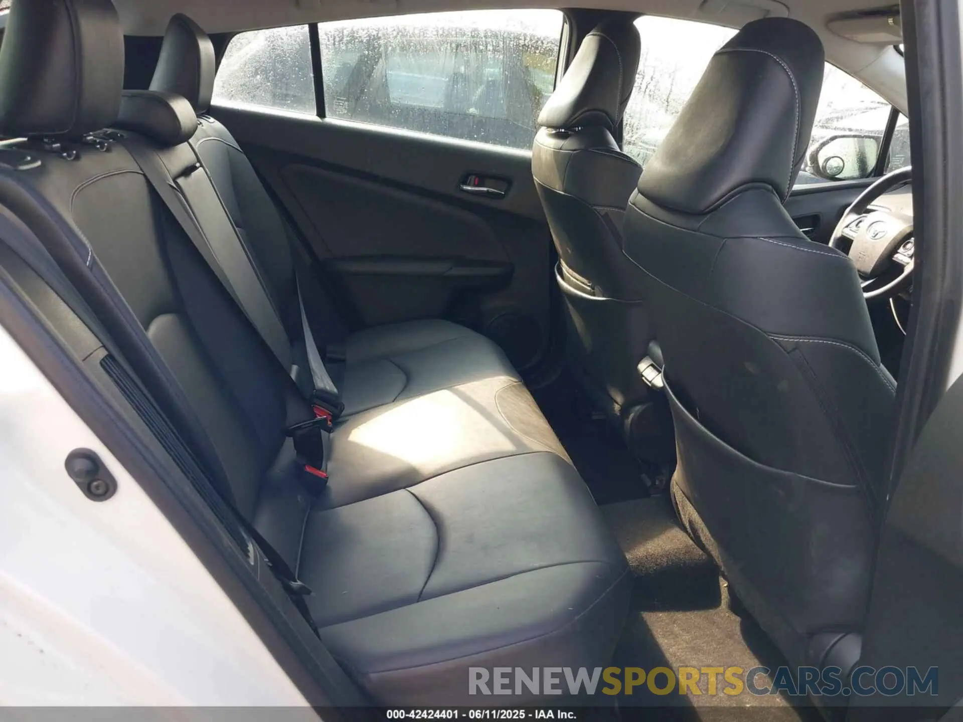 8 Фотография поврежденного автомобиля JTDKARFP8L3150861 TOYOTA PRIUS PRIME 2020