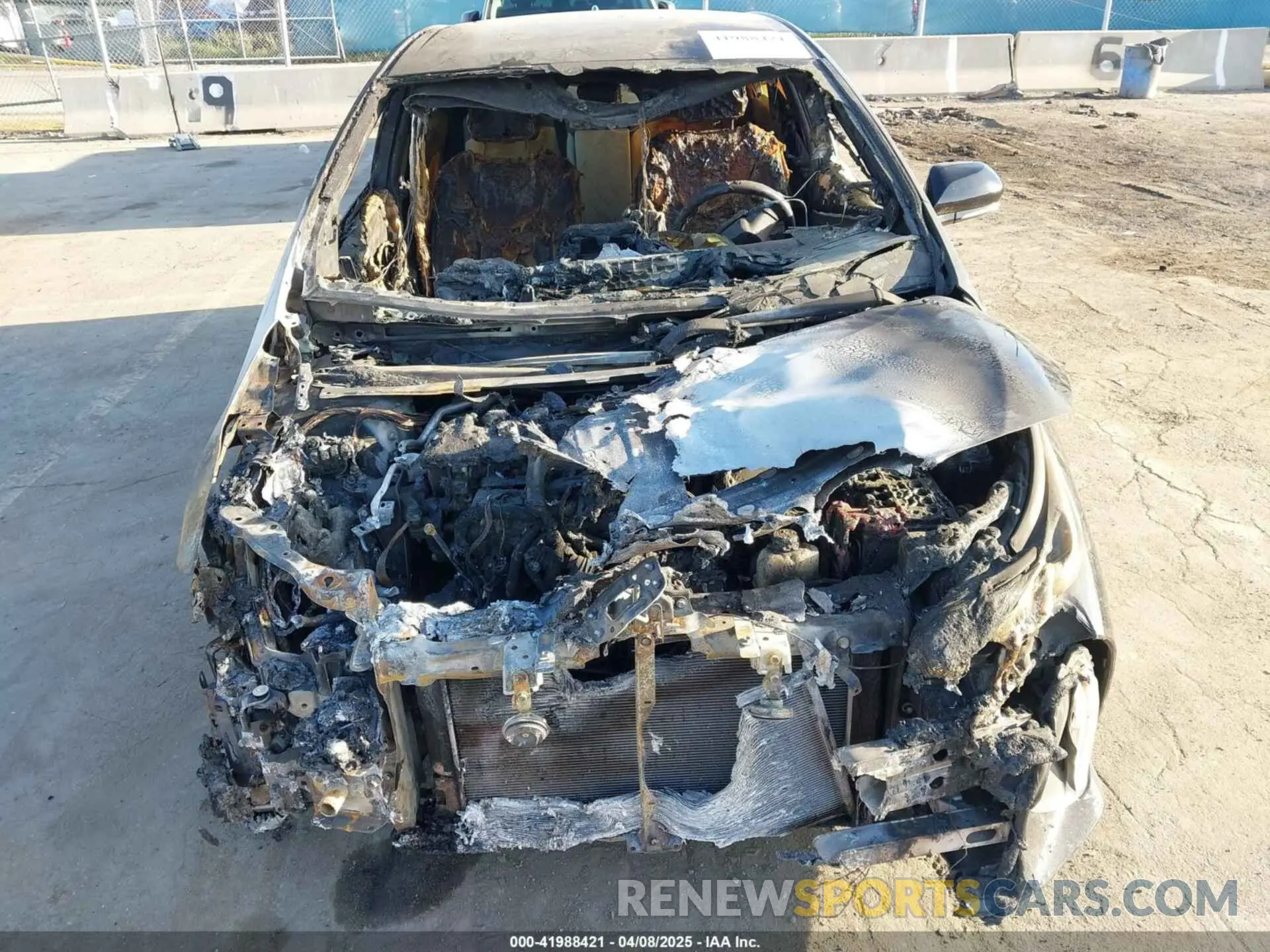 6 Photograph of a damaged car JTDKARFP8L3151282 TOYOTA PRIUS PRIME 2020