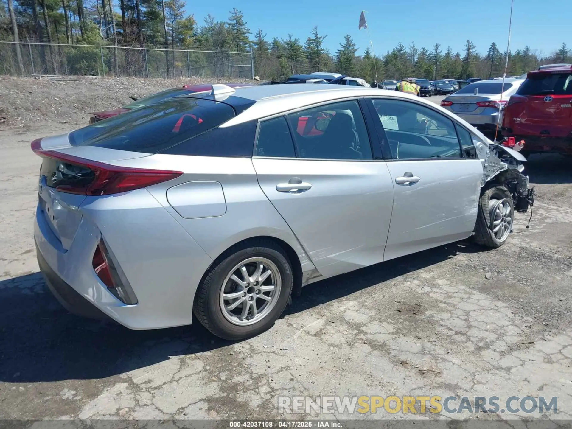 4 Фотография поврежденного автомобиля JTDKARFPXL3137917 TOYOTA PRIUS PRIME 2020