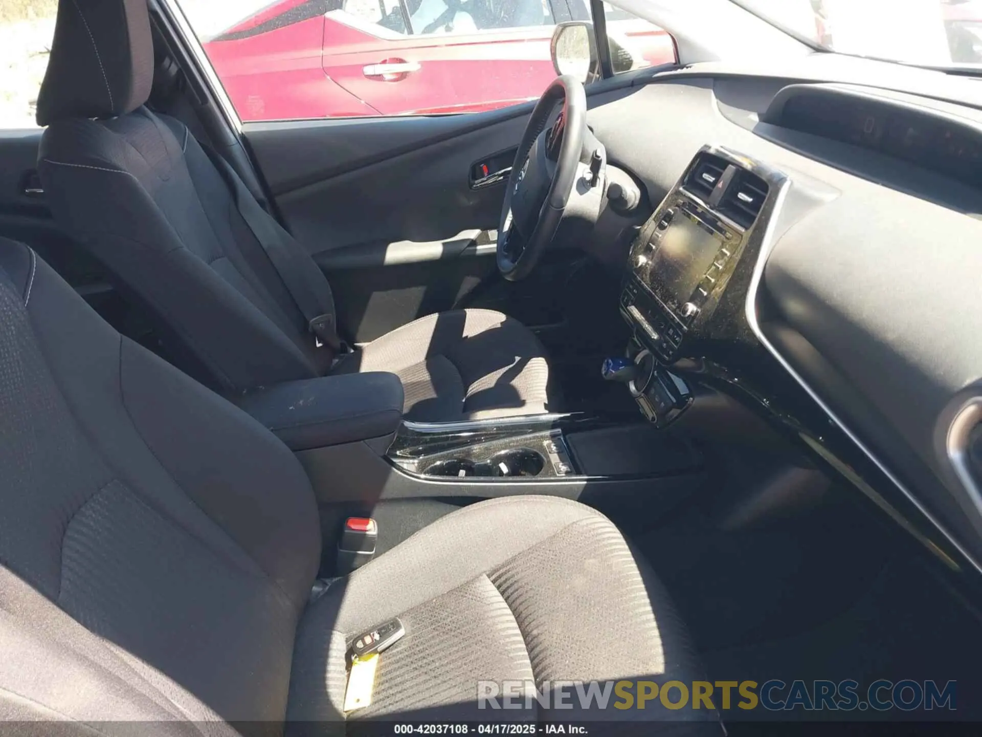 5 Фотография поврежденного автомобиля JTDKARFPXL3137917 TOYOTA PRIUS PRIME 2020