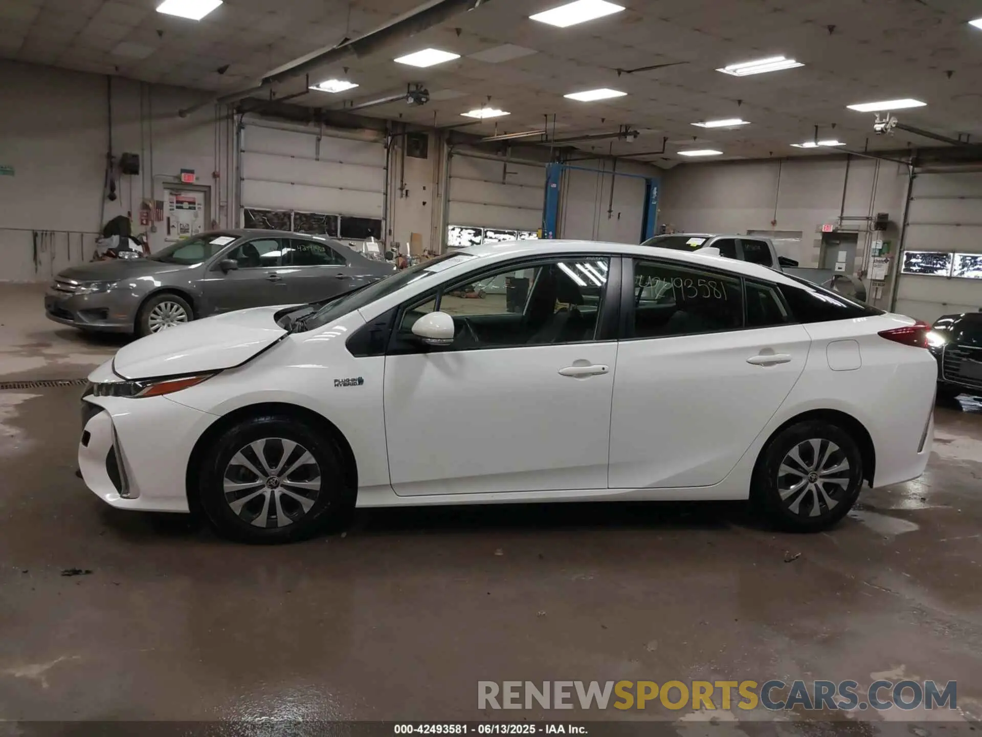 14 Photograph of a damaged car JTDKAMFP2M3166204 TOYOTA PRIUS PRIME 2021