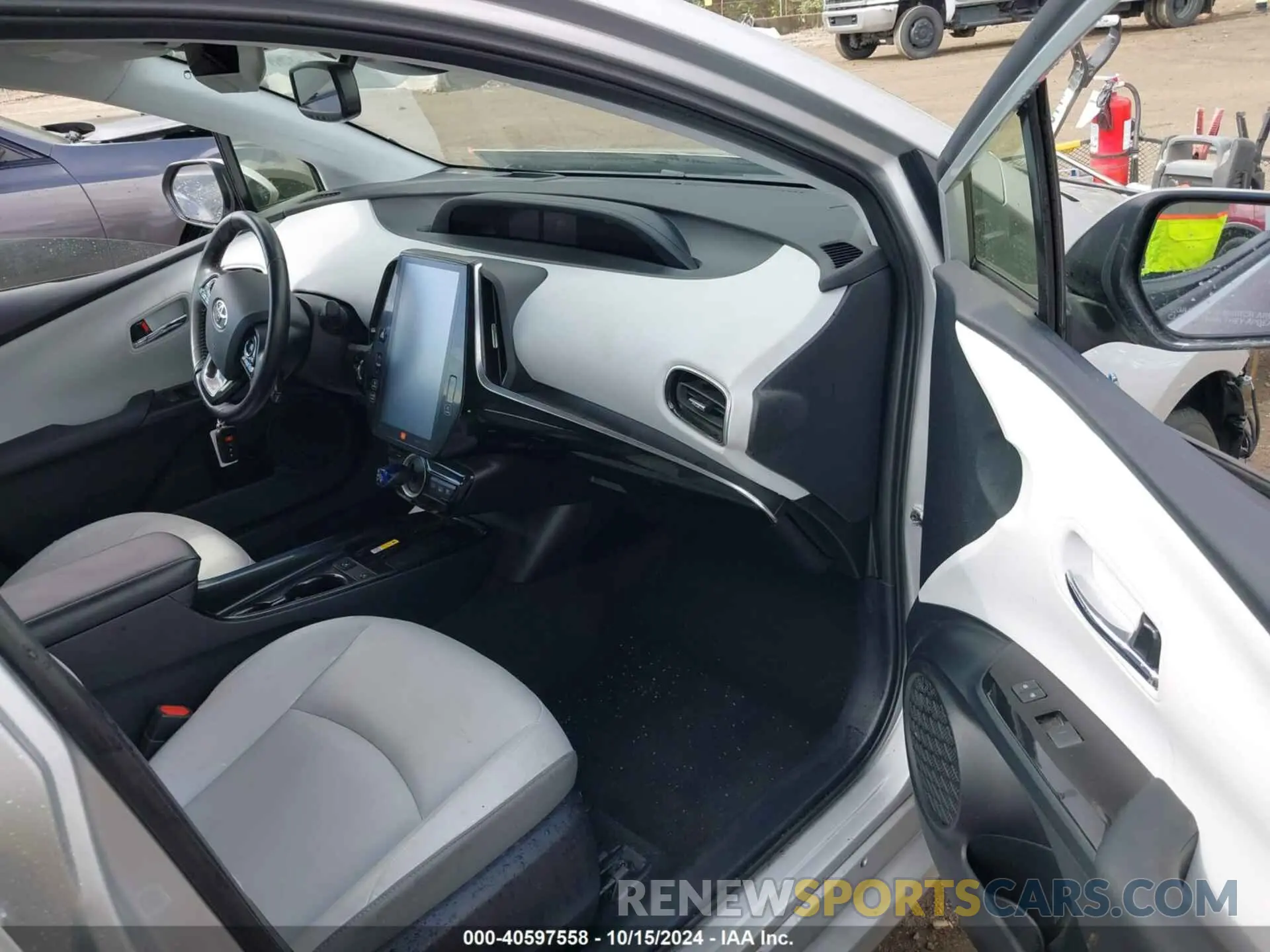 5 Photograph of a damaged car JTDKAMFP2M3169037 TOYOTA PRIUS PRIME 2021