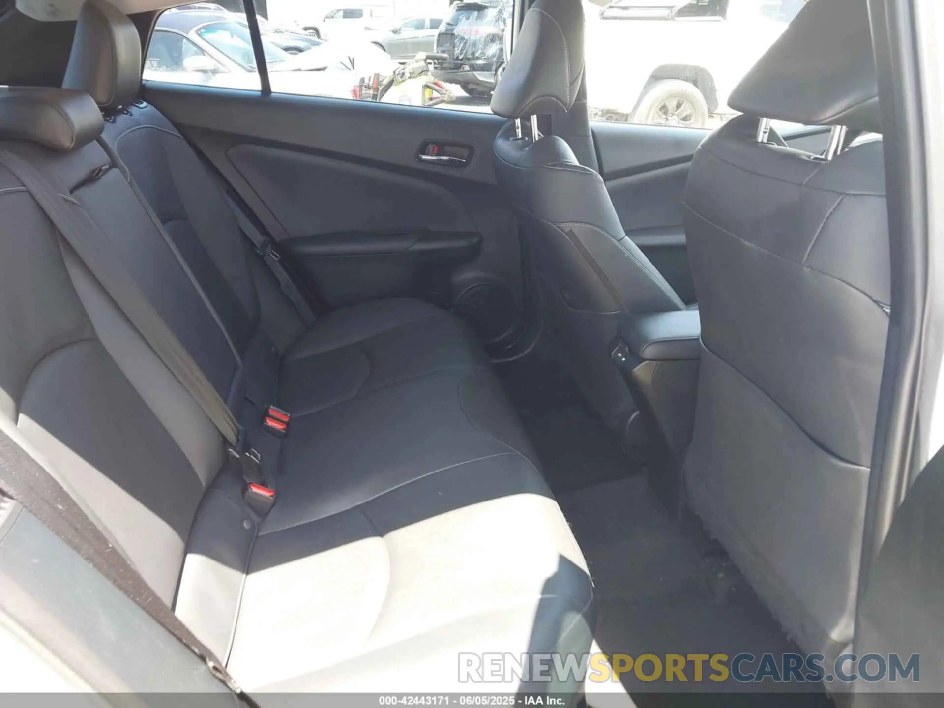 8 Photograph of a damaged car JTDKAMFP3M3187644 TOYOTA PRIUS PRIME 2021