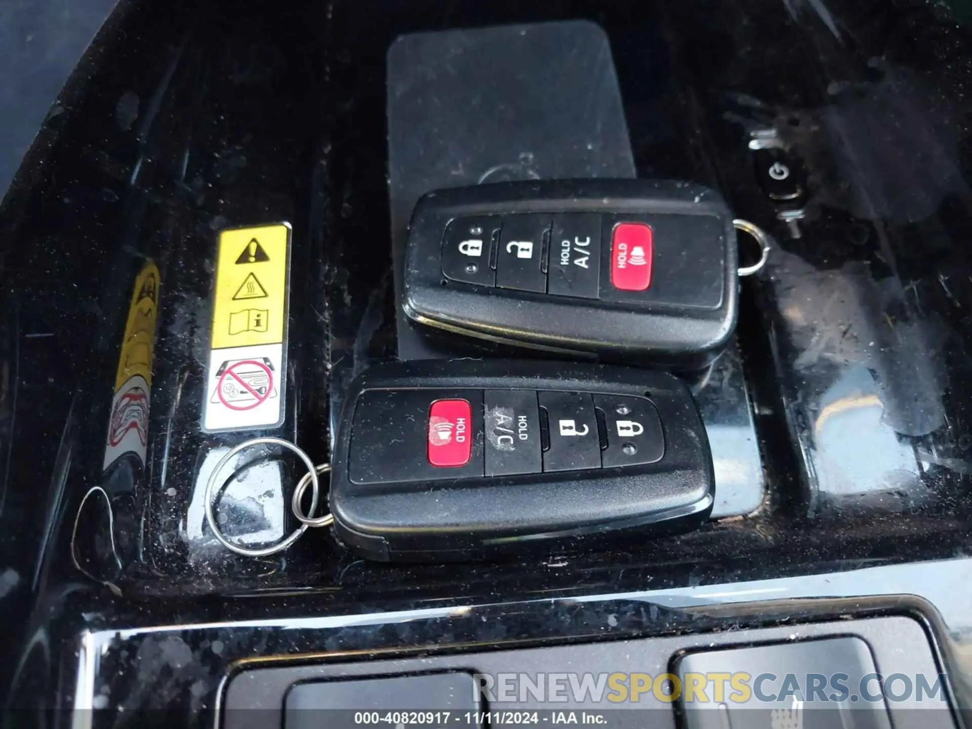 11 Photograph of a damaged car JTDKAMFP7M3177618 TOYOTA PRIUS PRIME 2021