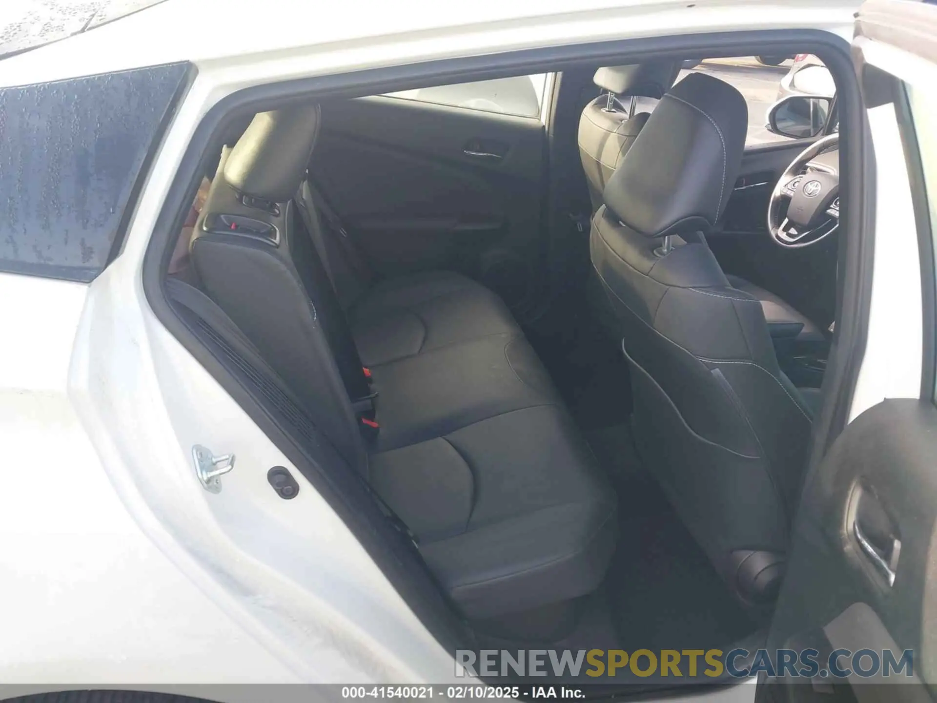 8 Photograph of a damaged car JTDKAMFP7M3193401 TOYOTA PRIUS PRIME 2021