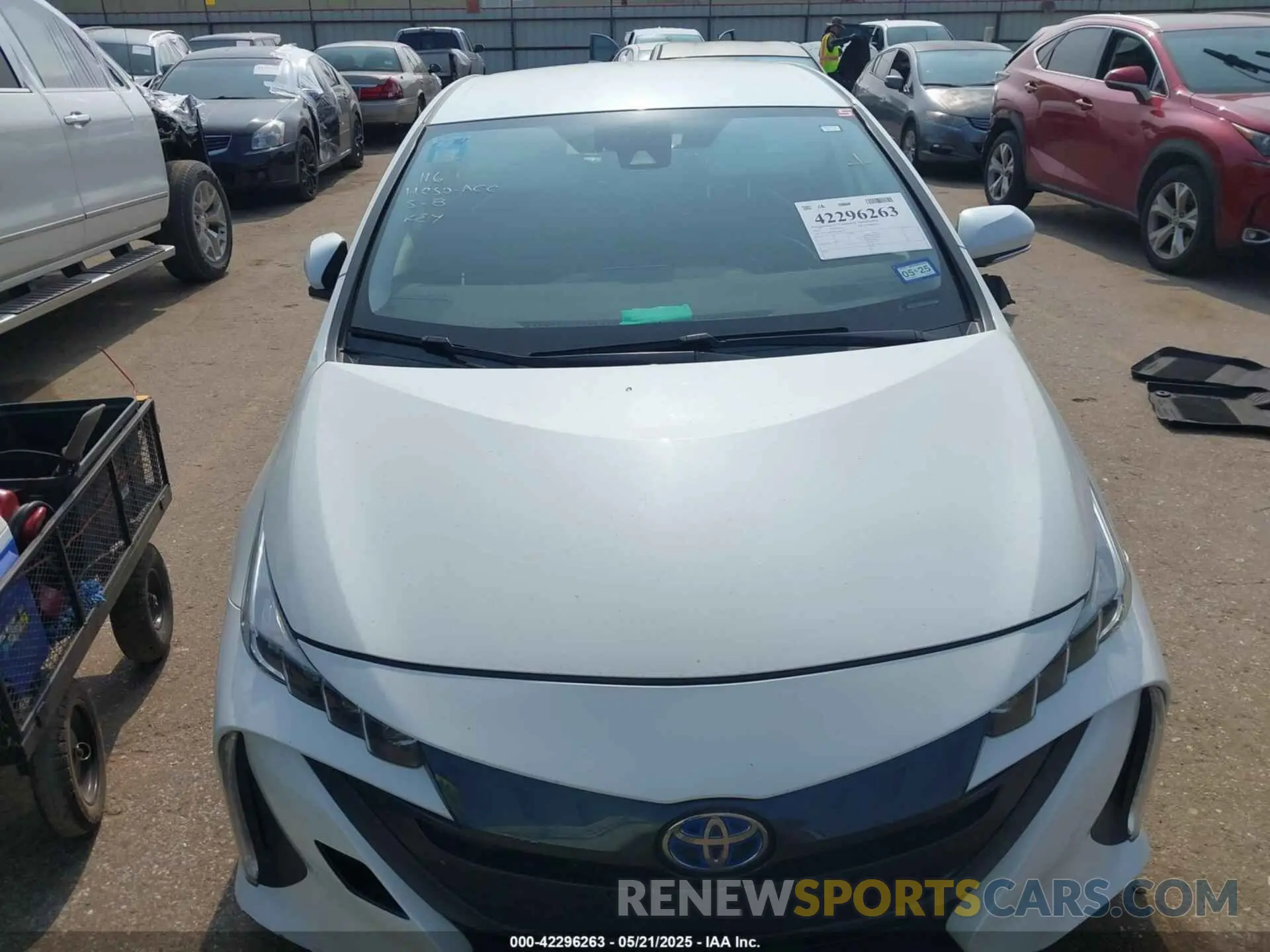 12 Photograph of a damaged car JTDKAMFP7M3194774 TOYOTA PRIUS PRIME 2021