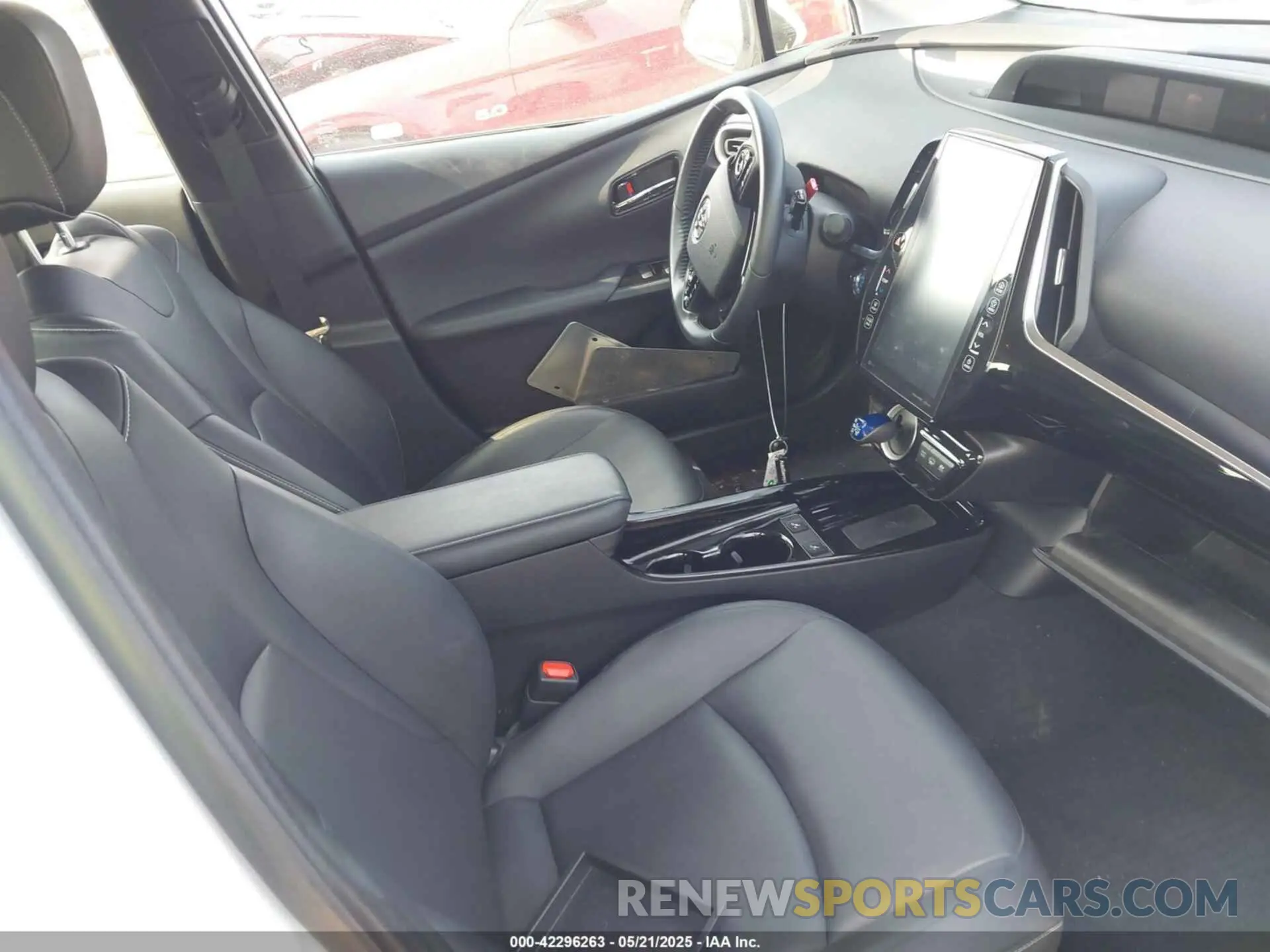 5 Photograph of a damaged car JTDKAMFP7M3194774 TOYOTA PRIUS PRIME 2021