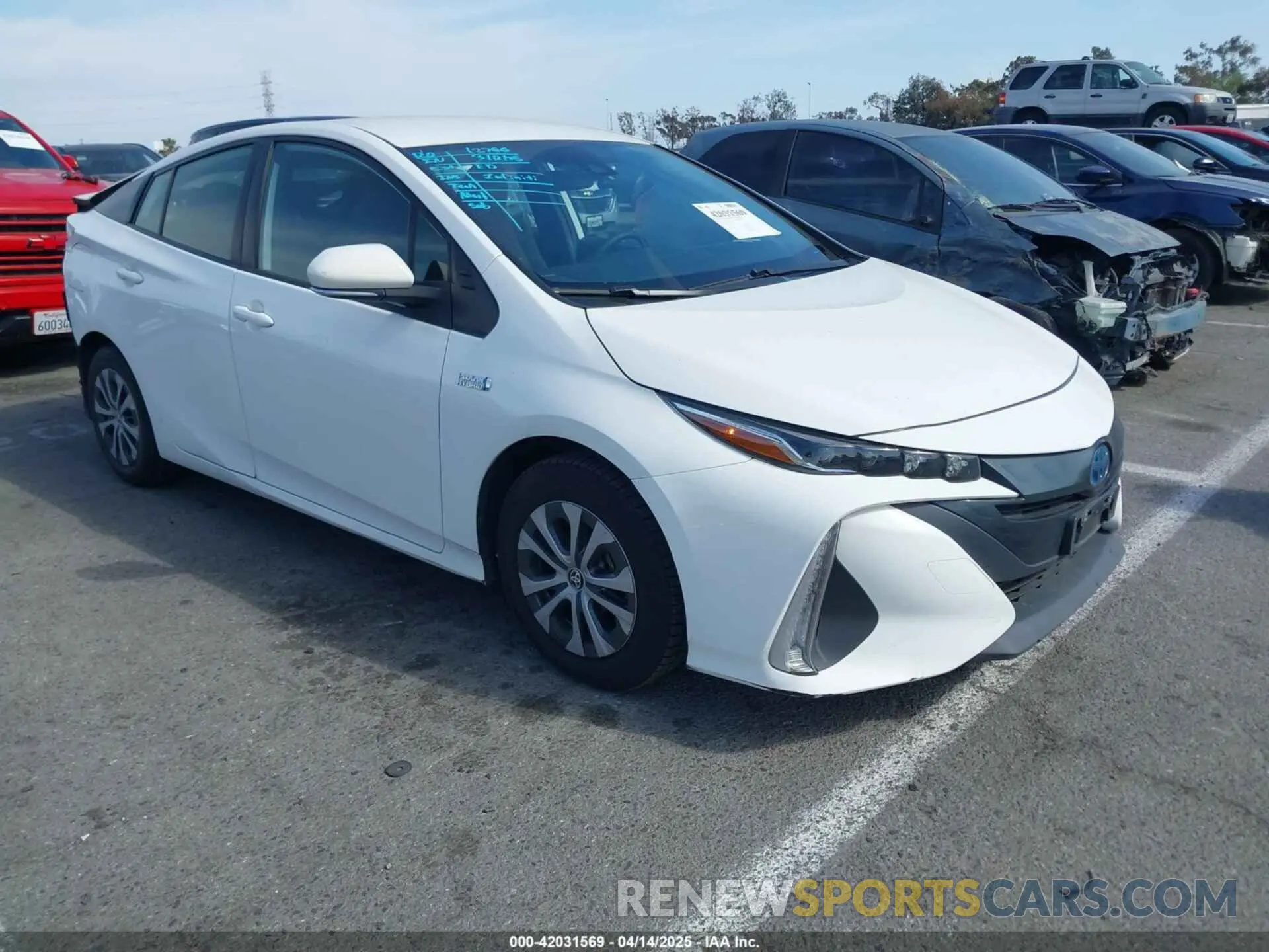 1 Фотография поврежденного автомобиля JTDKAMFP7M3197111 TOYOTA PRIUS PRIME 2021