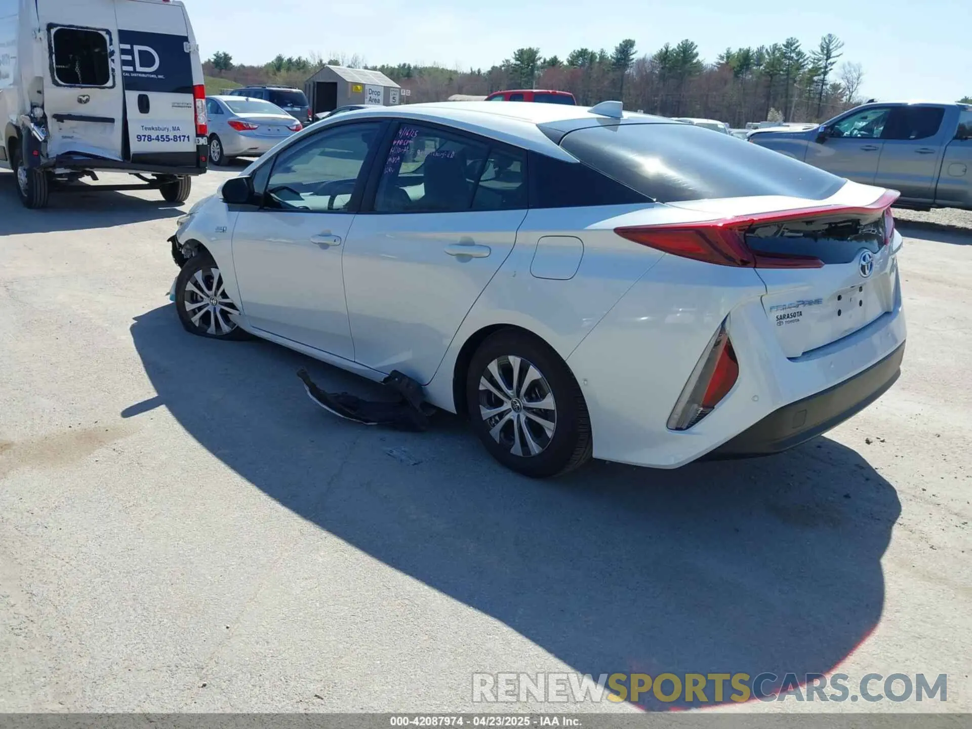 3 Фотография поврежденного автомобиля JTDKAMFP8M3174629 TOYOTA PRIUS PRIME 2021