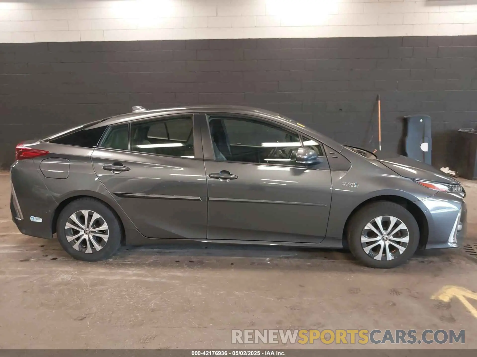 13 Фотография поврежденного автомобиля JTDKAMFP8M3175487 TOYOTA PRIUS PRIME 2021
