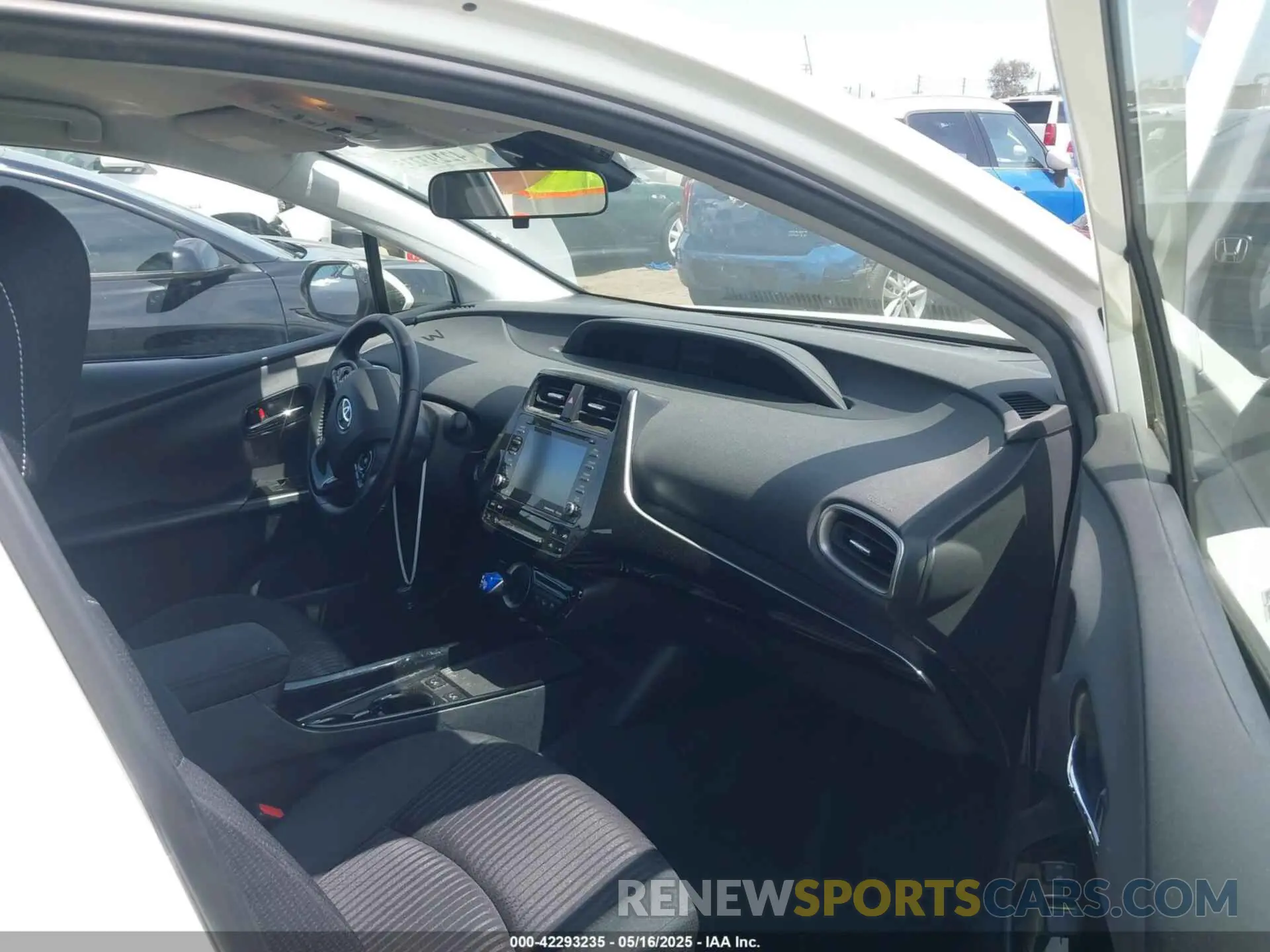 5 Photograph of a damaged car JTDKAMFP8M3193049 TOYOTA PRIUS PRIME 2021