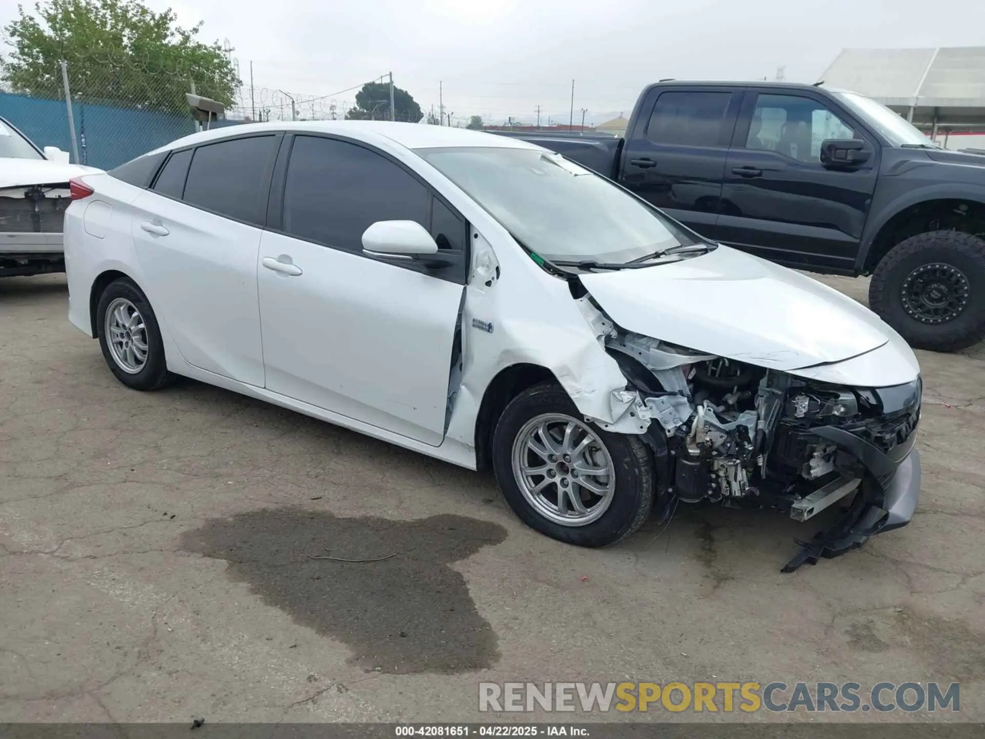 1 Фотография поврежденного автомобиля JTDKAMFP9M3194047 TOYOTA PRIUS PRIME 2021