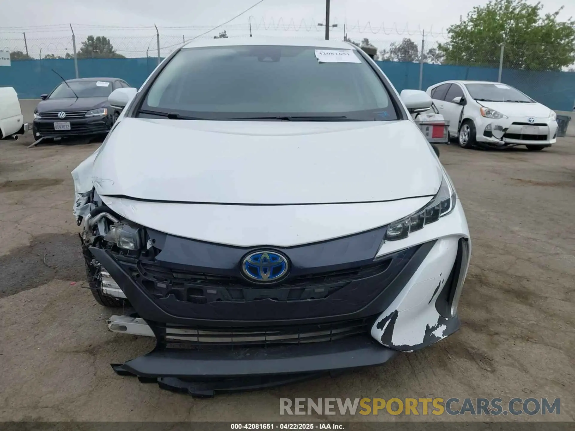 12 Фотография поврежденного автомобиля JTDKAMFP9M3194047 TOYOTA PRIUS PRIME 2021