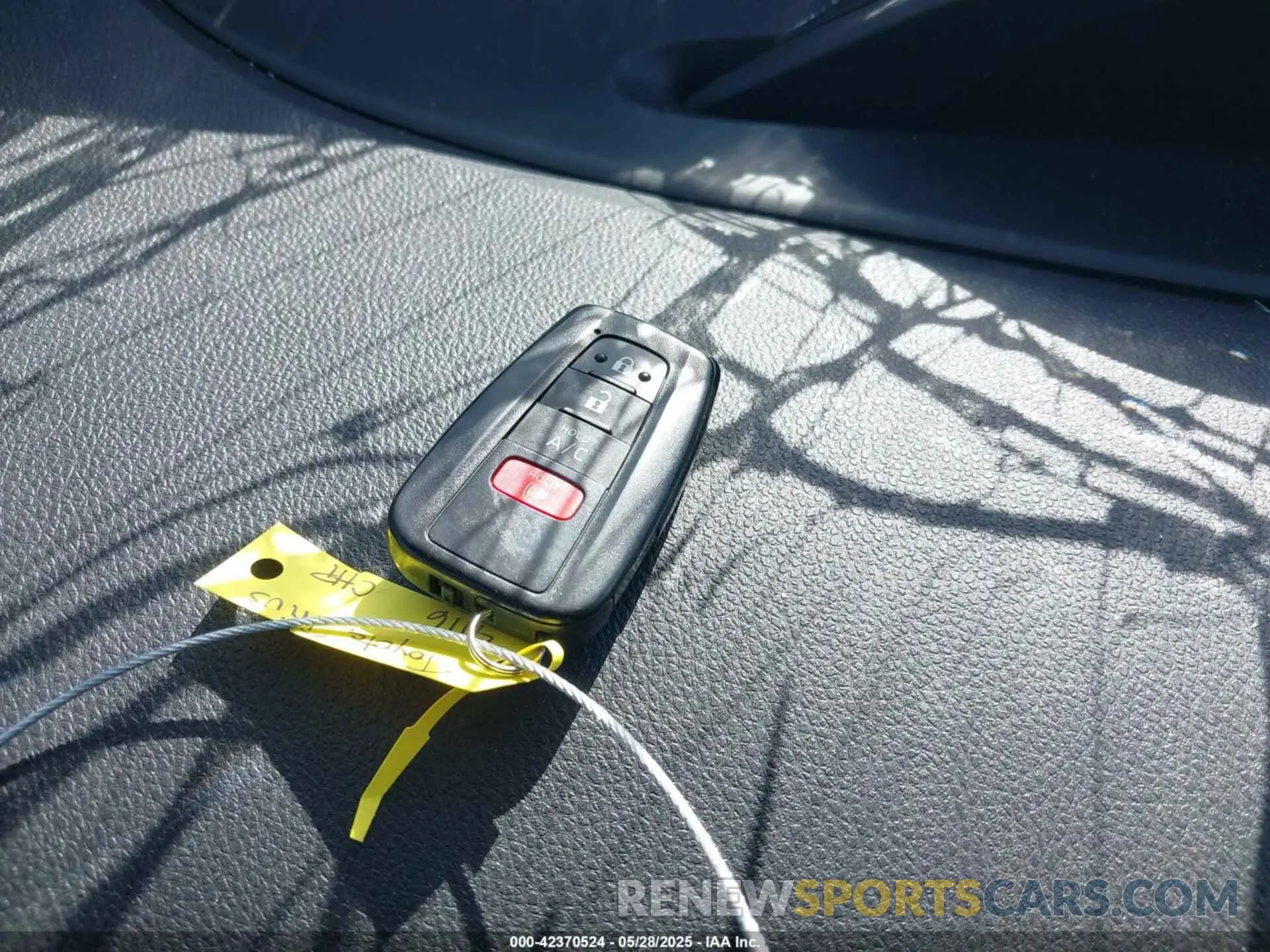 11 Photograph of a damaged car JTDKAMFP0N3218382 TOYOTA PRIUS PRIME 2022