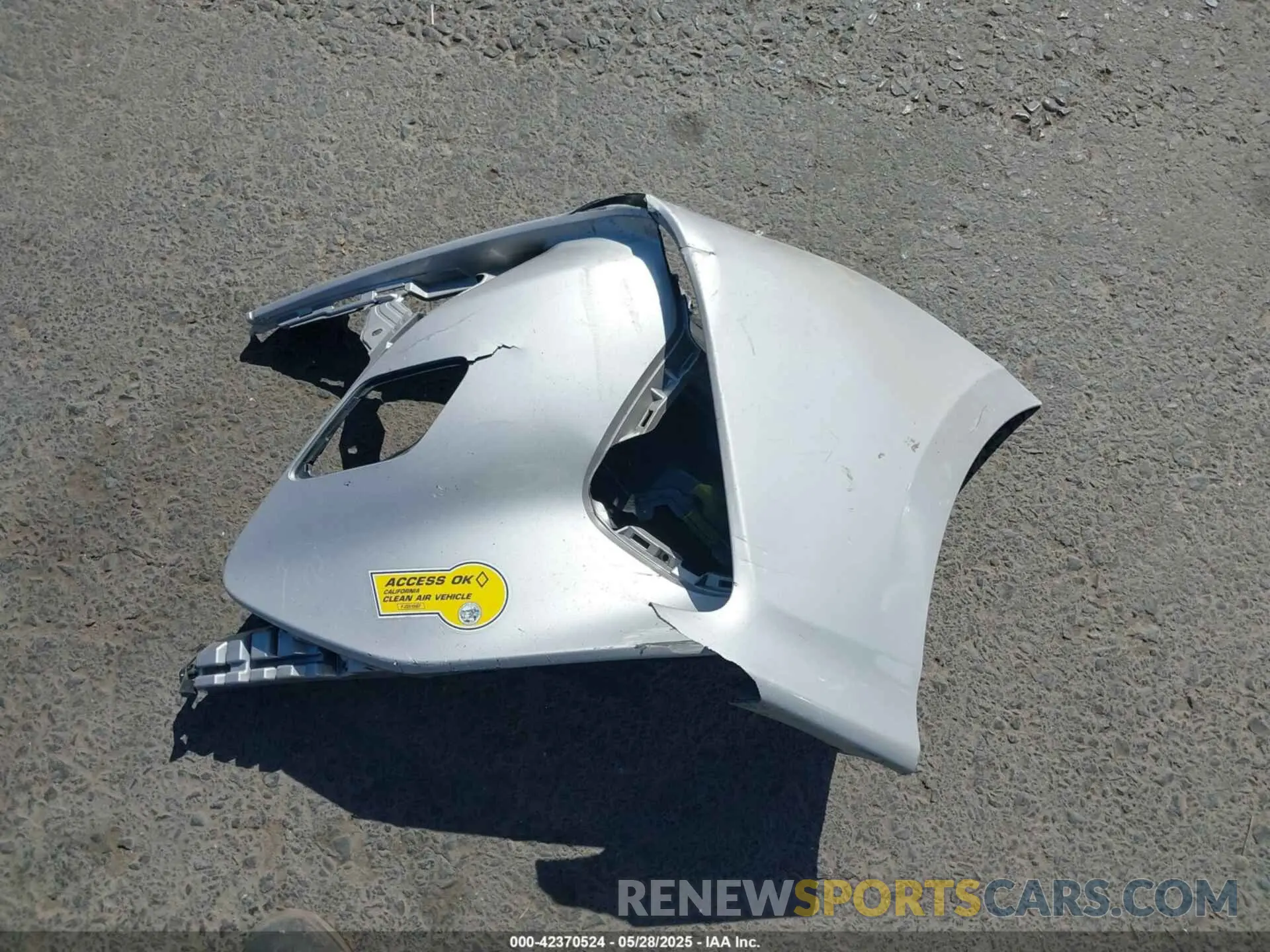 12 Photograph of a damaged car JTDKAMFP0N3218382 TOYOTA PRIUS PRIME 2022