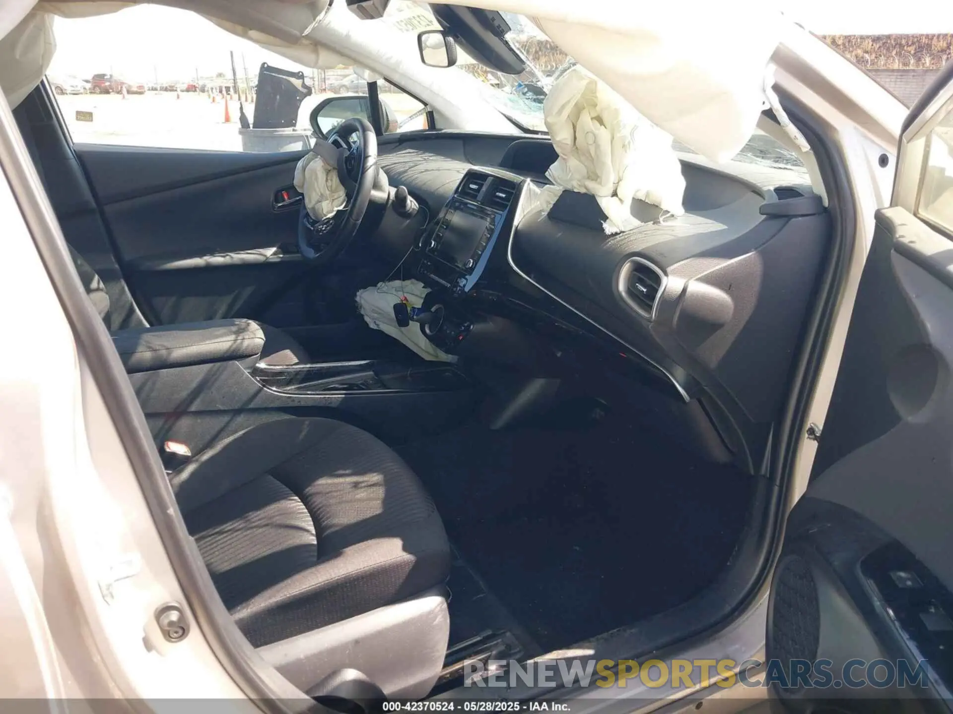 5 Photograph of a damaged car JTDKAMFP0N3218382 TOYOTA PRIUS PRIME 2022
