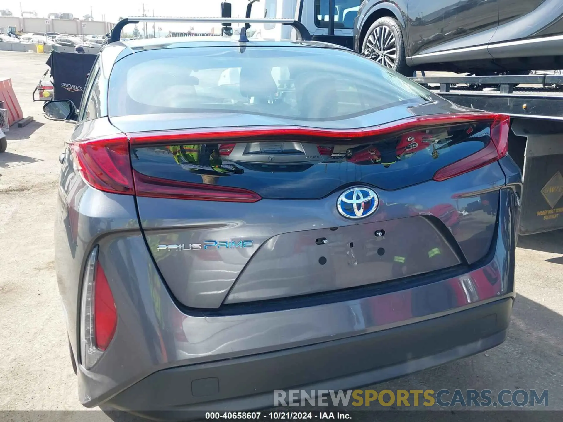 15 Photograph of a damaged car JTDKAMFP1N3202871 TOYOTA PRIUS PRIME 2022