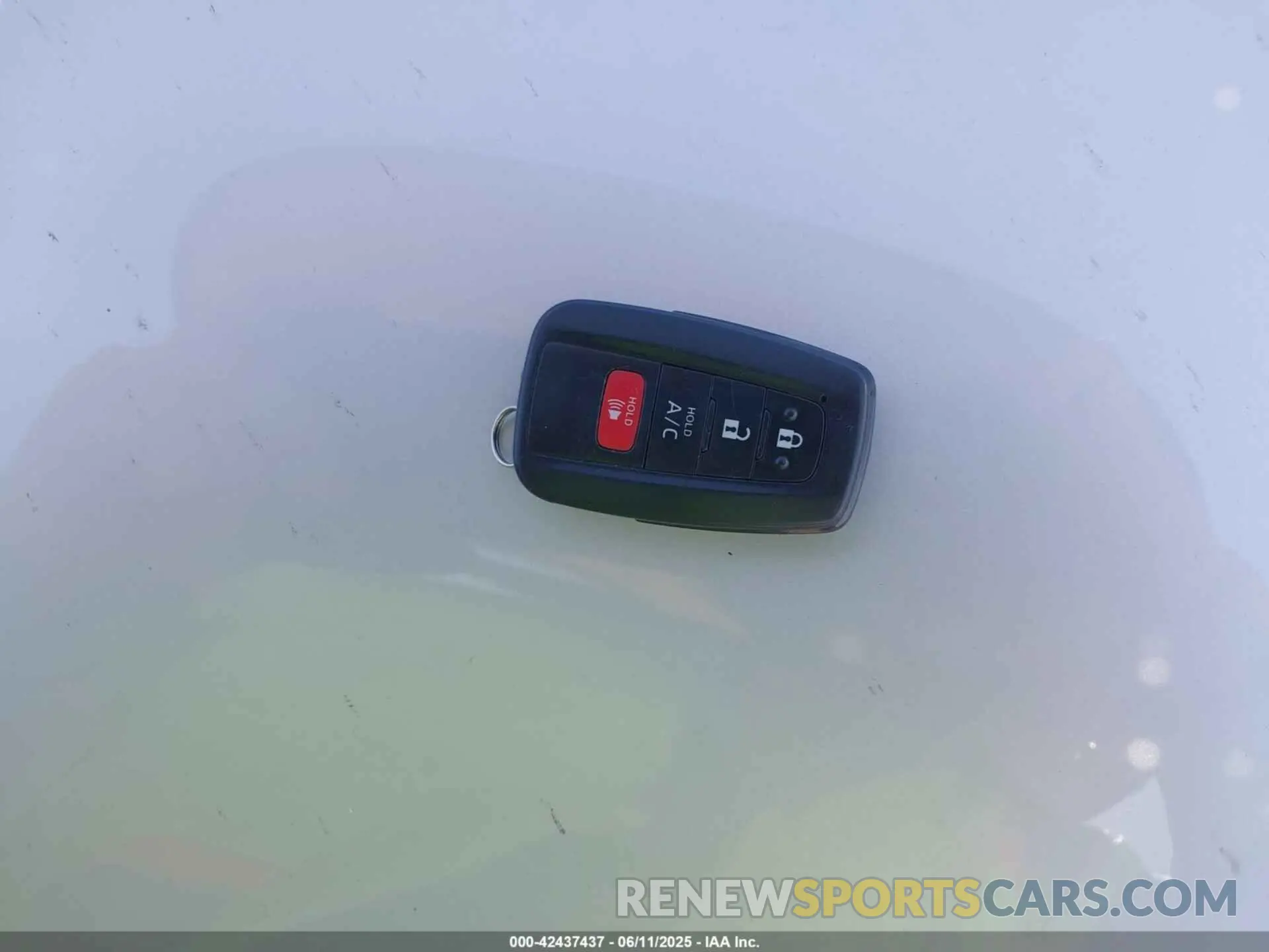 11 Photograph of a damaged car JTDKAMFP2N3214169 TOYOTA PRIUS PRIME 2022