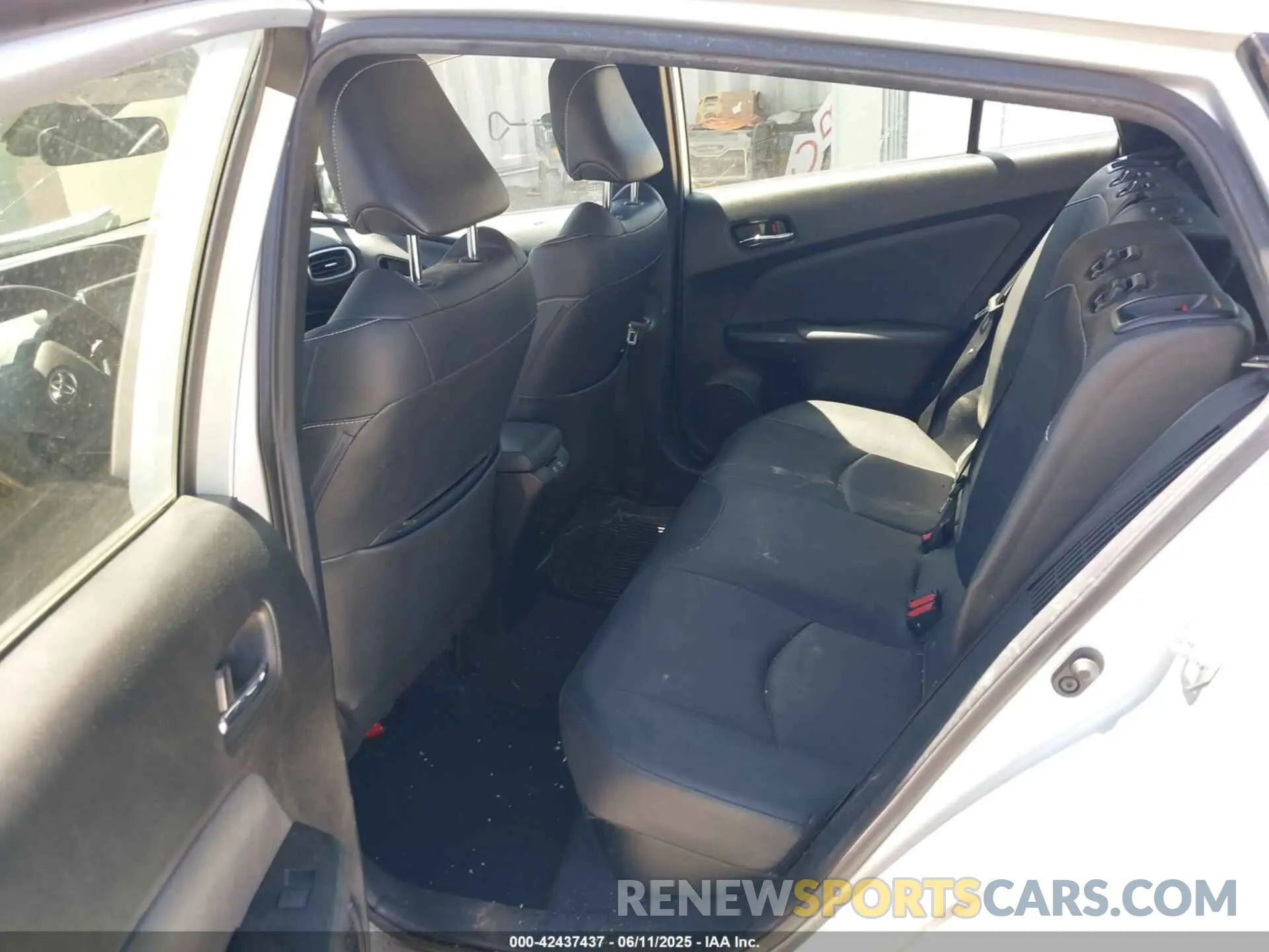 8 Photograph of a damaged car JTDKAMFP2N3214169 TOYOTA PRIUS PRIME 2022
