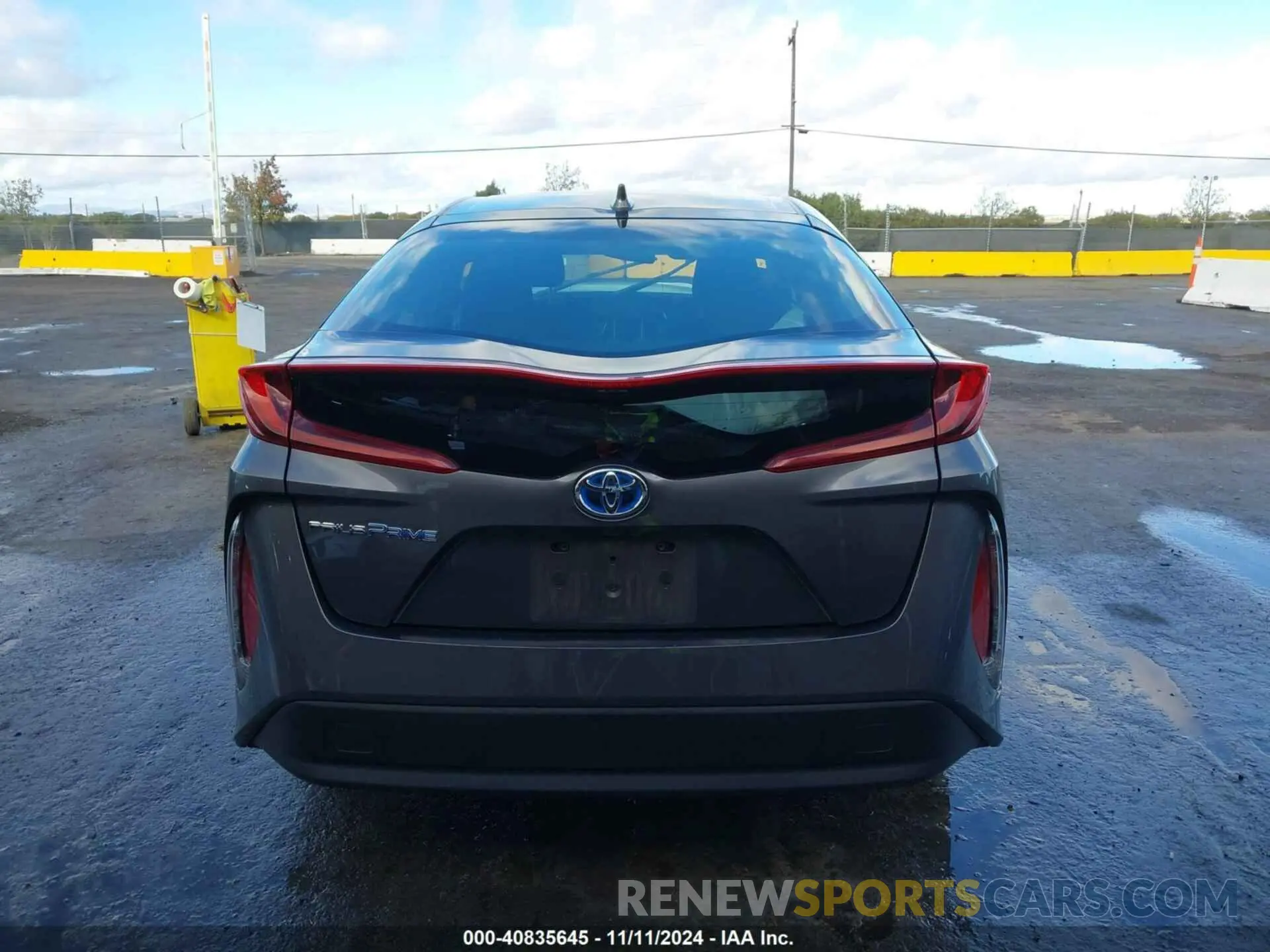 17 Photograph of a damaged car JTDKAMFP2N3226046 TOYOTA PRIUS PRIME 2022