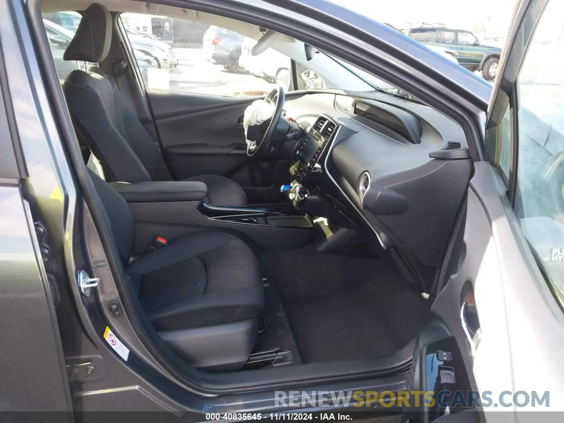 5 Photograph of a damaged car JTDKAMFP2N3226046 TOYOTA PRIUS PRIME 2022