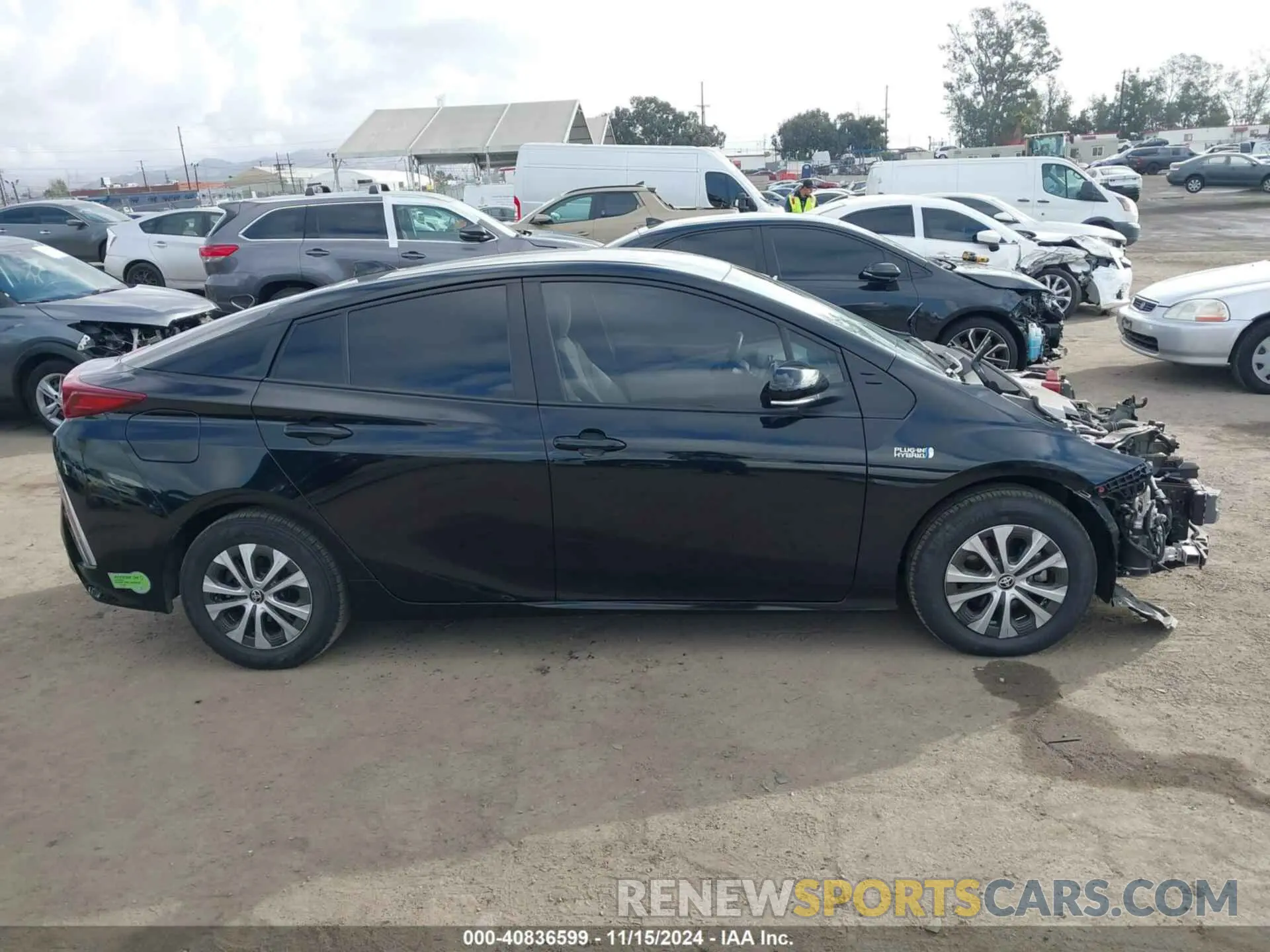 13 Фотография поврежденного автомобиля JTDKAMFP4N3223942 TOYOTA PRIUS PRIME 2022