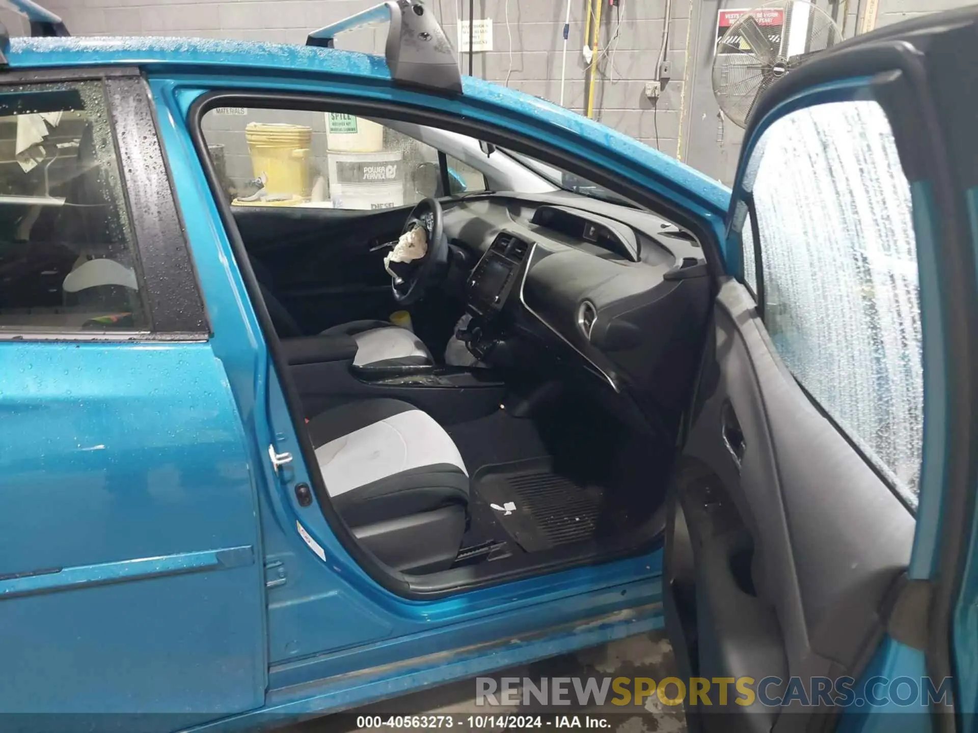 5 Photograph of a damaged car JTDKAMFP6N3228382 TOYOTA PRIUS PRIME 2022