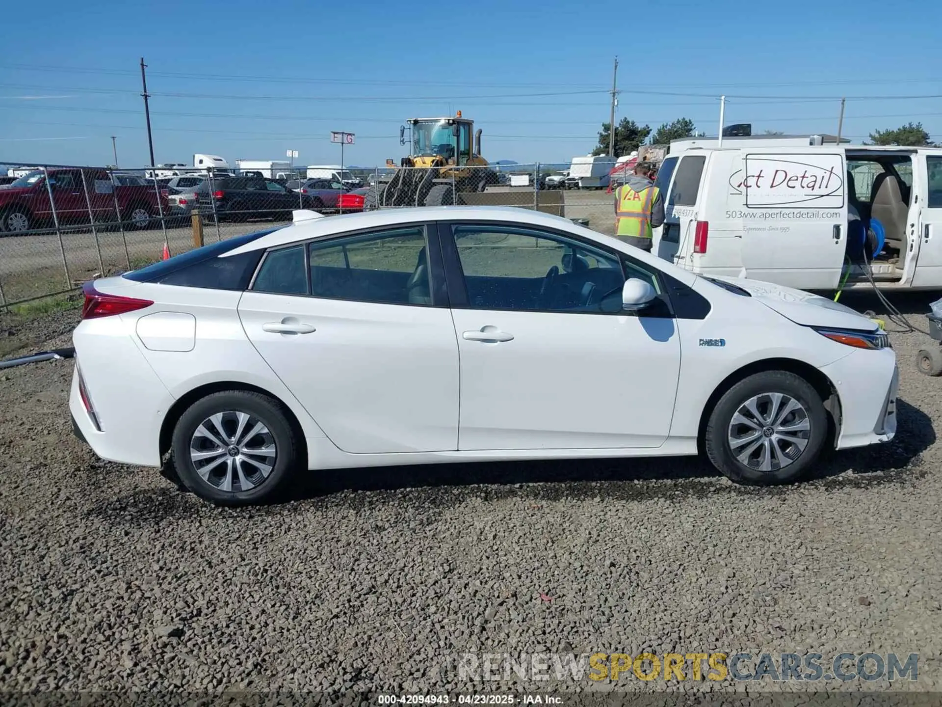 13 Фотография поврежденного автомобиля JTDKAMFP8N3198379 TOYOTA PRIUS PRIME 2022