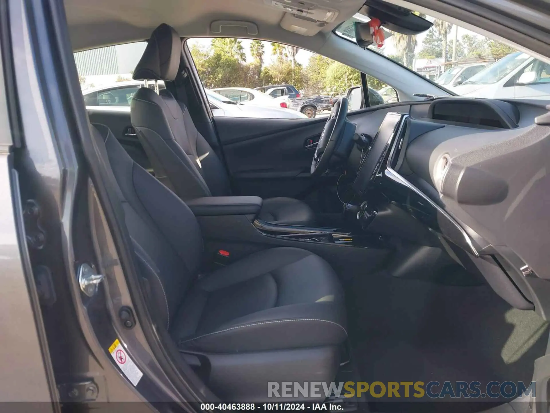 5 Photograph of a damaged car JTDKAMFPXN3224402 TOYOTA PRIUS PRIME 2022