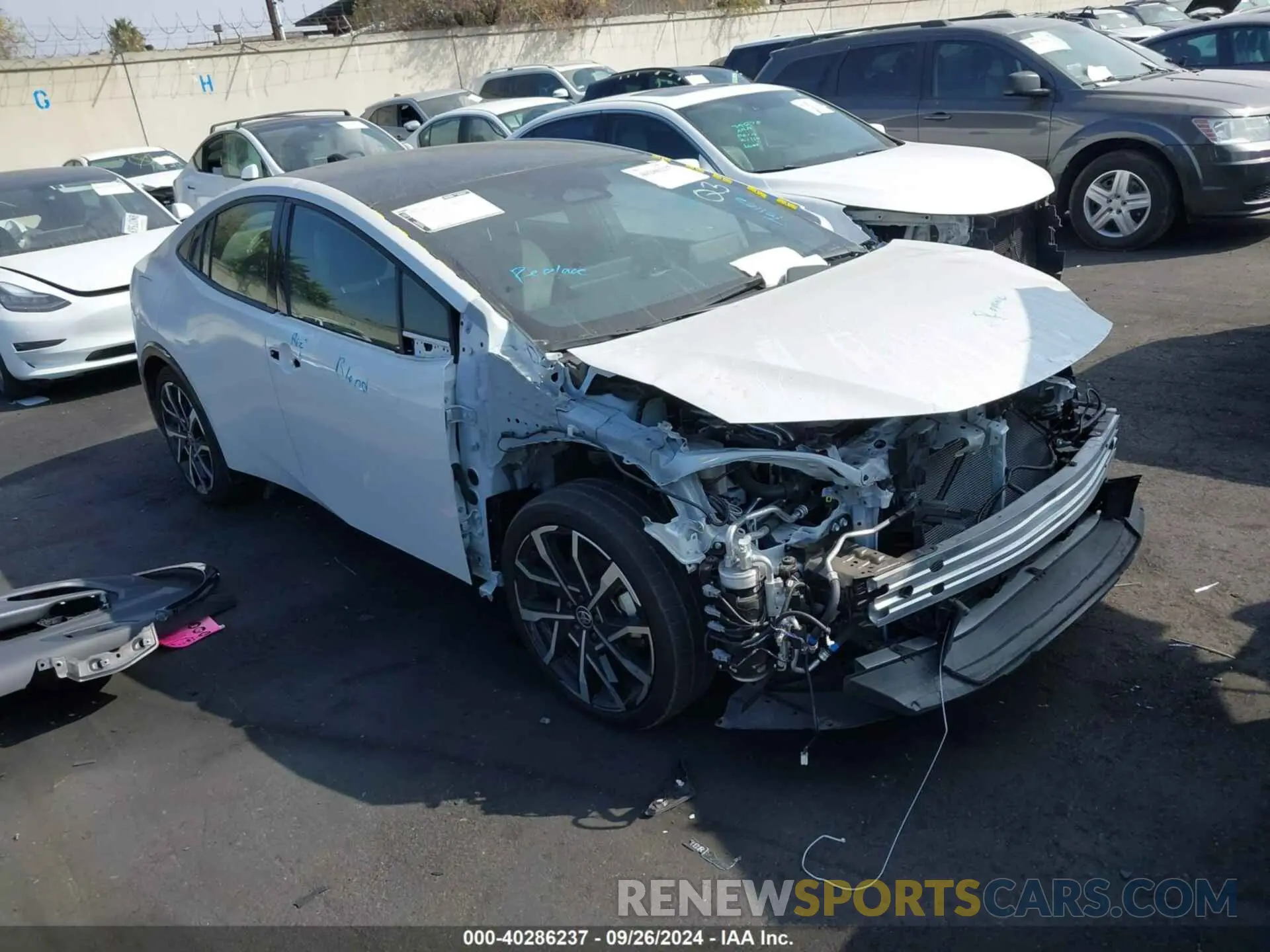1 Фотография поврежденного автомобиля JTDACACU2P3000896 TOYOTA PRIUS PRIME 2023