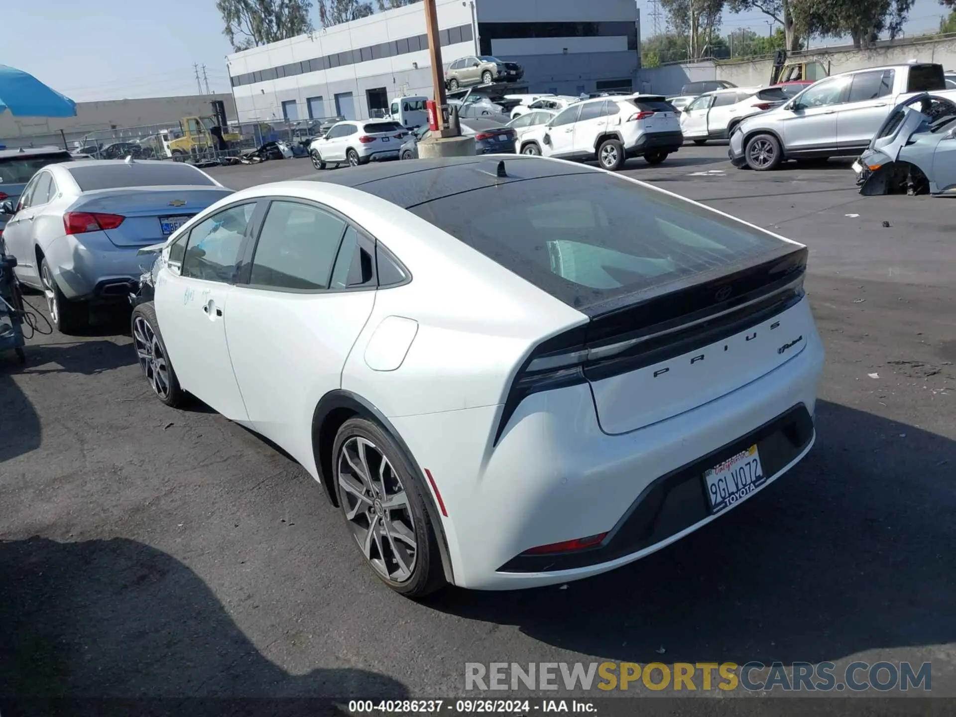 3 Фотография поврежденного автомобиля JTDACACU2P3000896 TOYOTA PRIUS PRIME 2023