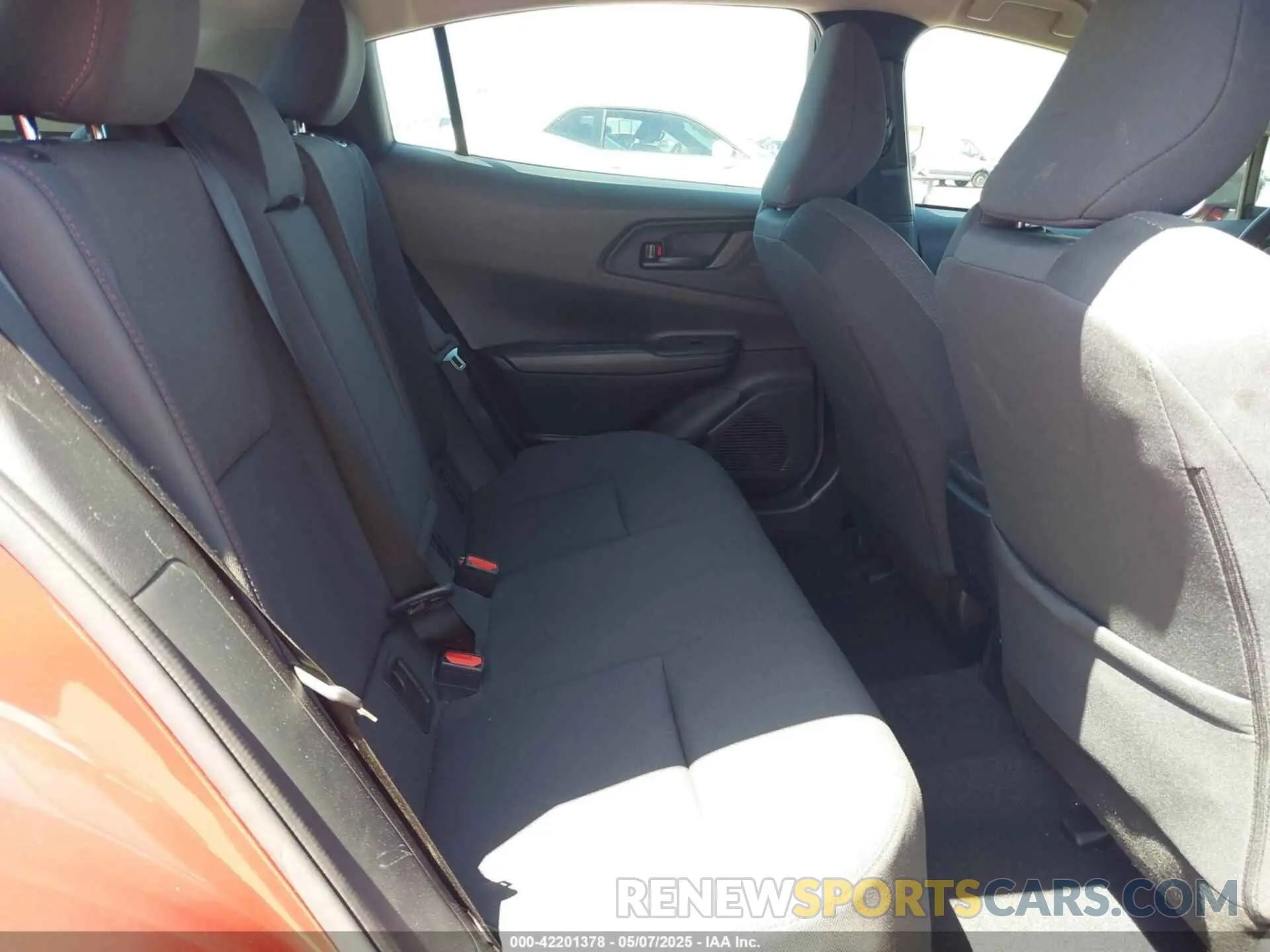 8 Фотография поврежденного автомобиля JTDACACU3P3001443 TOYOTA PRIUS PRIME 2023