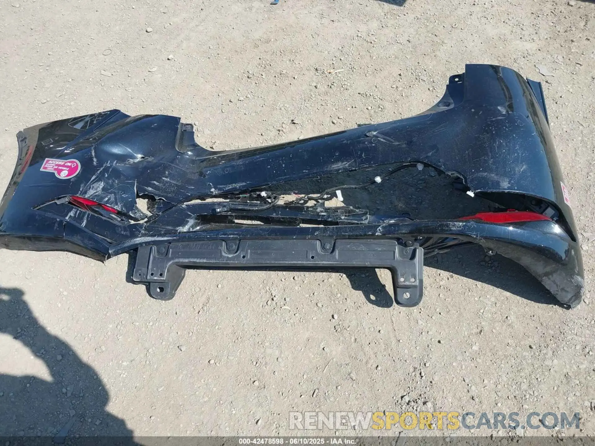 12 Photograph of a damaged car JTDACACU0R3018543 TOYOTA PRIUS PRIME 2024