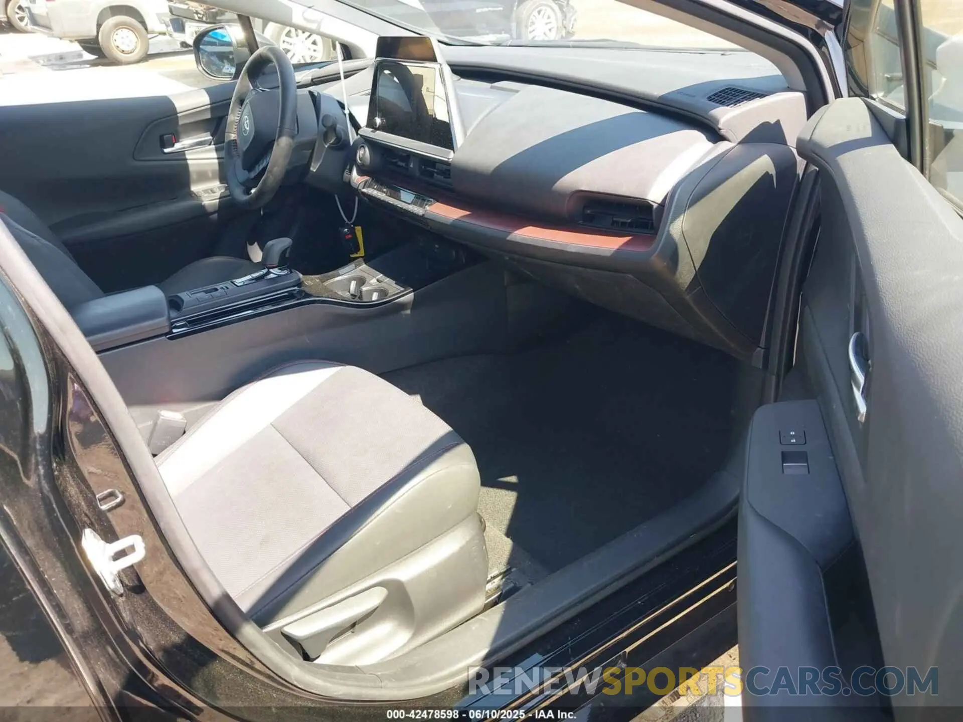 5 Photograph of a damaged car JTDACACU0R3018543 TOYOTA PRIUS PRIME 2024