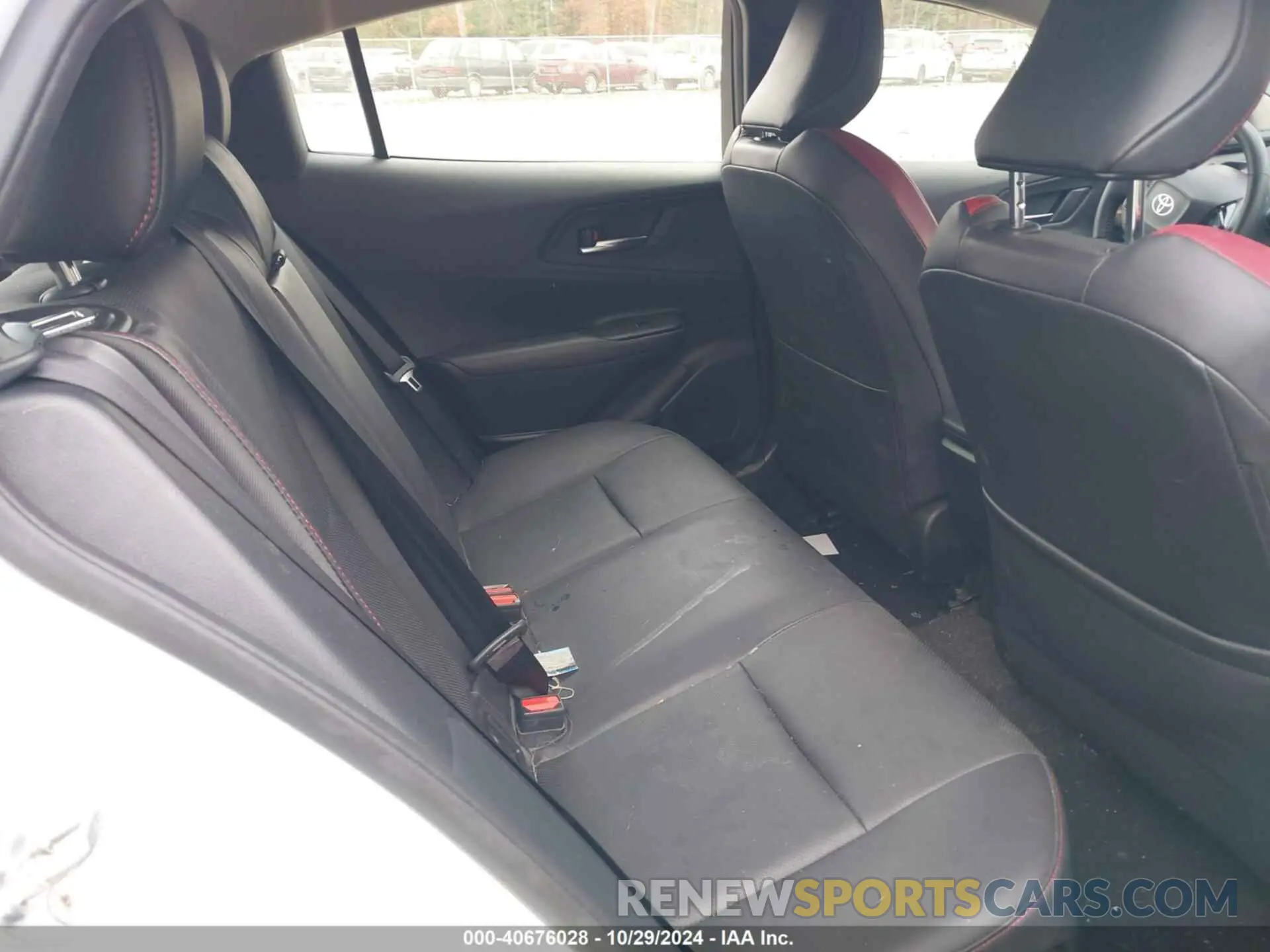 8 Фотография поврежденного автомобиля JTDACACU1R3017062 TOYOTA PRIUS PRIME 2024