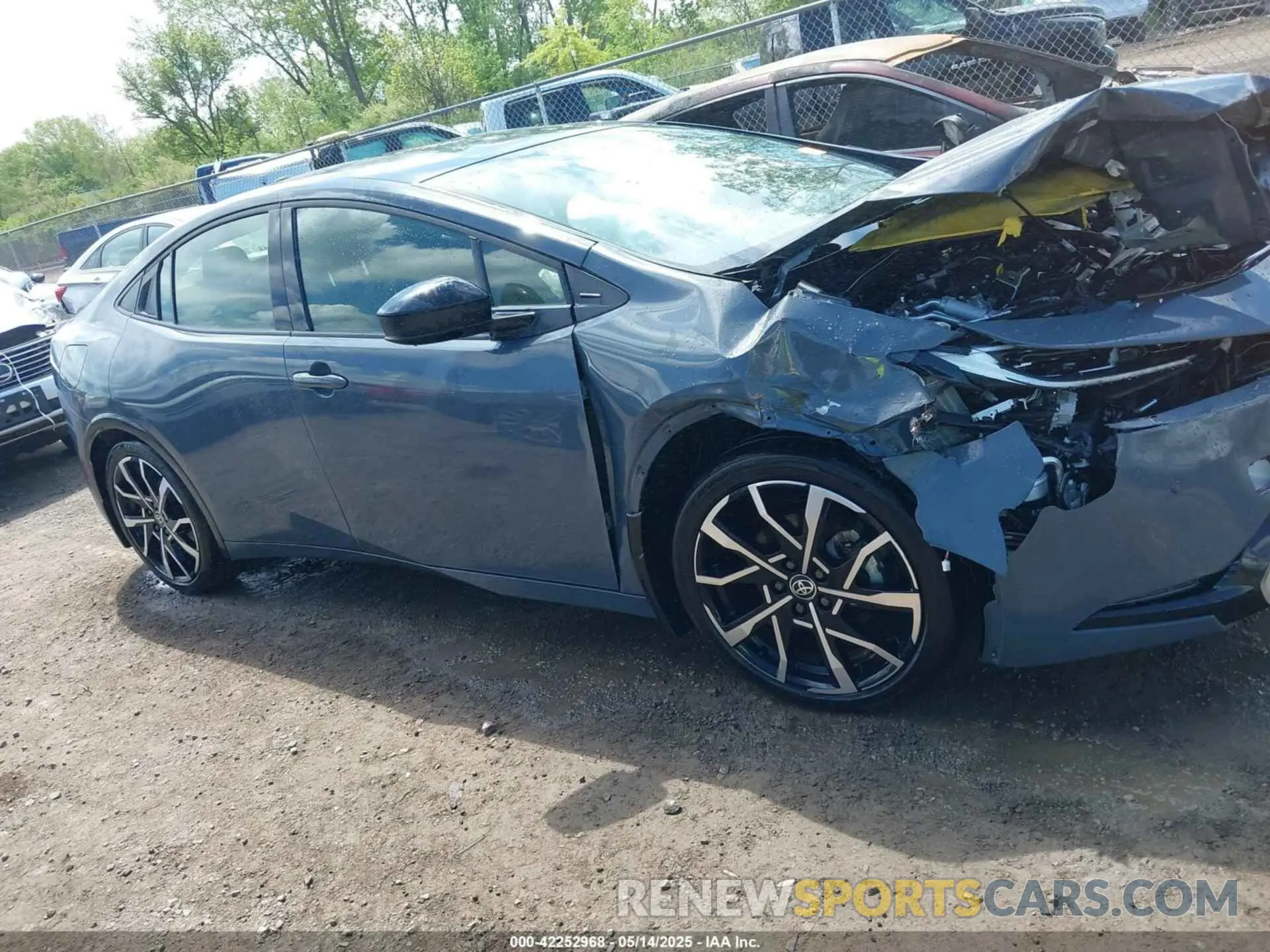 14 Фотография поврежденного автомобиля JTDACACU2R3029933 TOYOTA PRIUS PRIME 2024