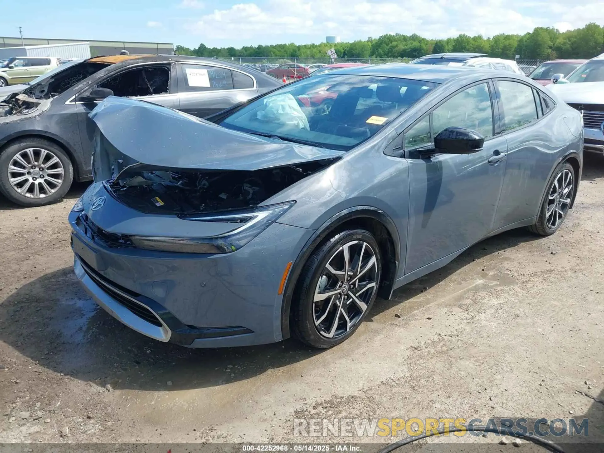 2 Фотография поврежденного автомобиля JTDACACU2R3029933 TOYOTA PRIUS PRIME 2024