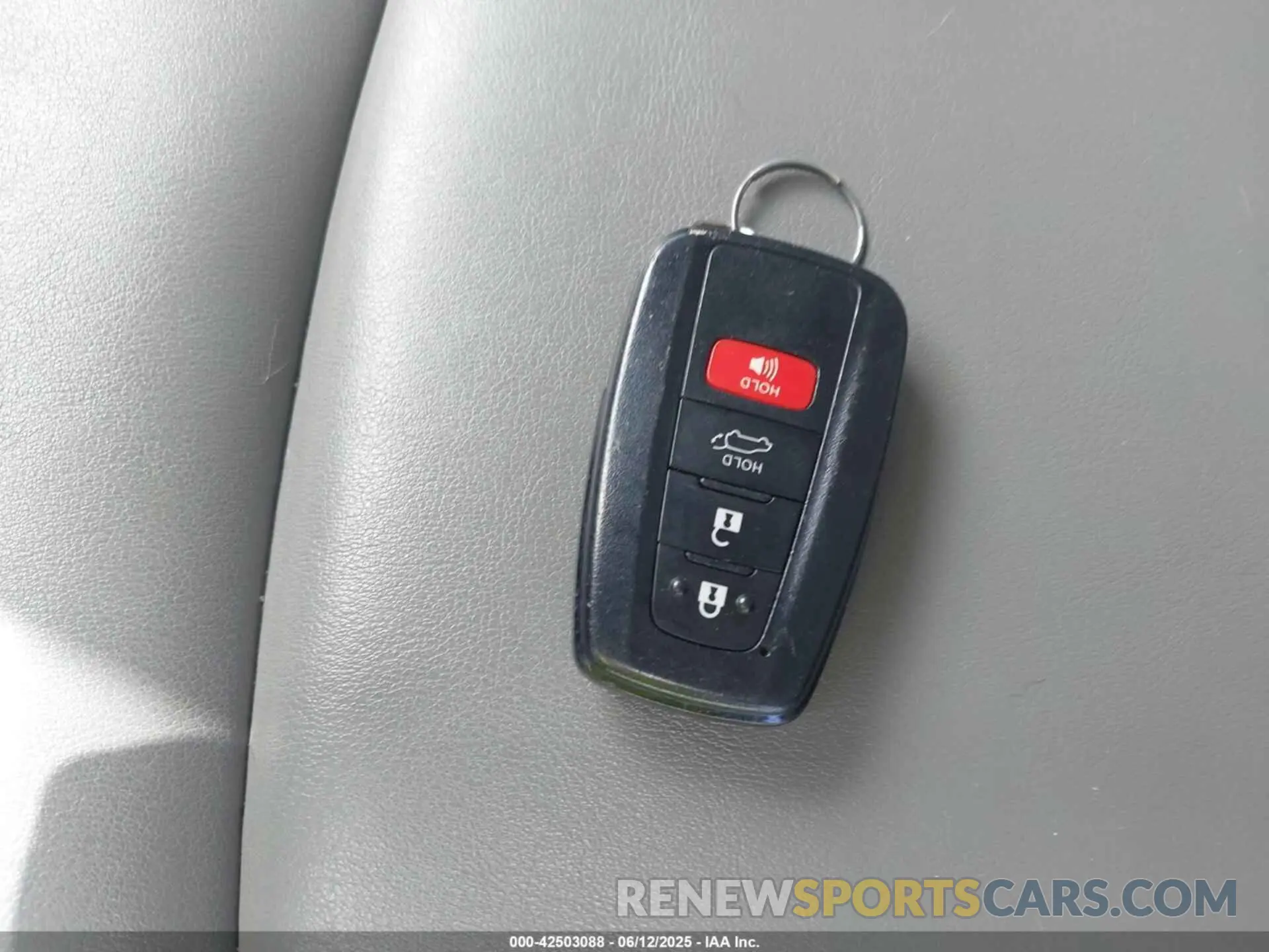 11 Photograph of a damaged car 2T3A1RFV0KC011797 TOYOTA RAV4 2019