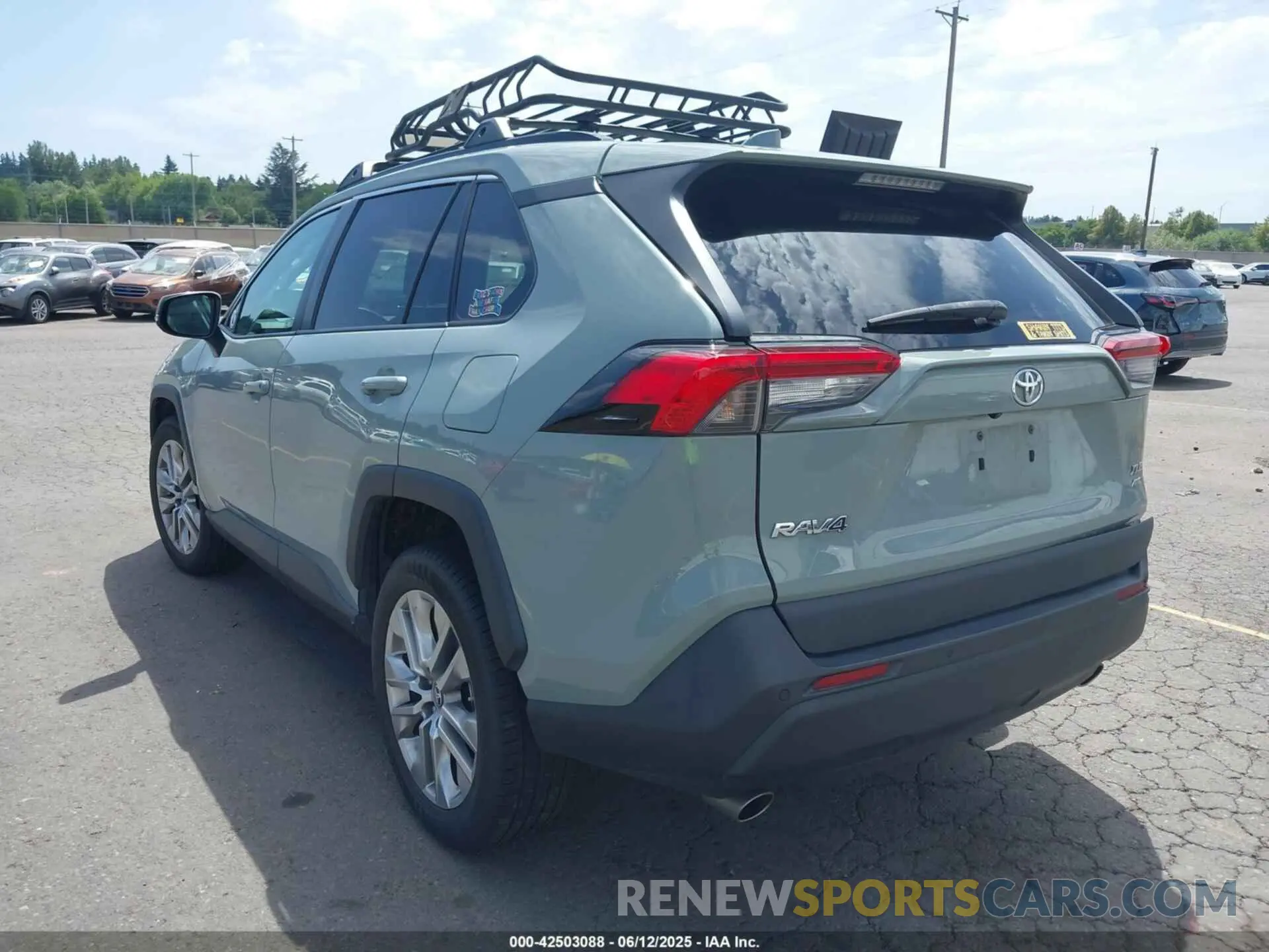 3 Photograph of a damaged car 2T3A1RFV0KC011797 TOYOTA RAV4 2019