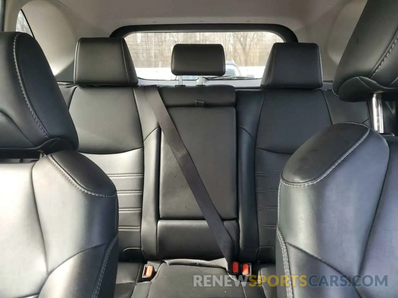 10 Photograph of a damaged car 2T3A1RFV0KC050115 TOYOTA RAV4 2019