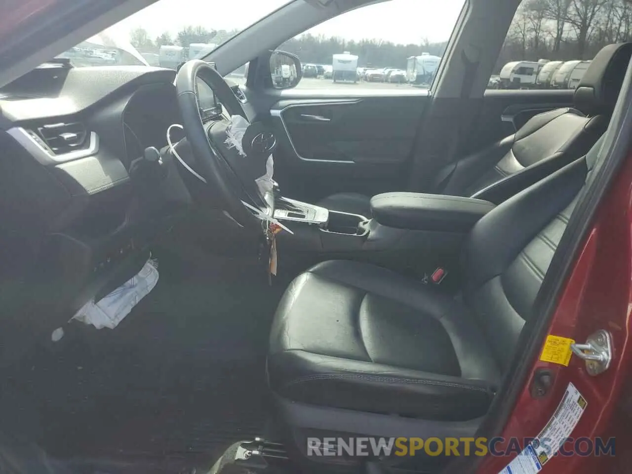 7 Photograph of a damaged car 2T3A1RFV0KC050115 TOYOTA RAV4 2019