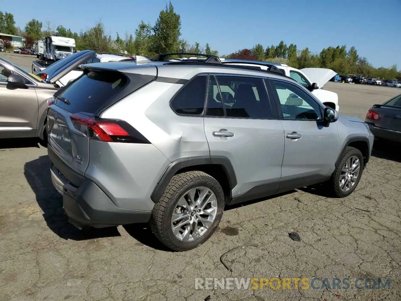 3 Photograph of a damaged car 2T3A1RFV0KW051537 TOYOTA RAV4 2019
