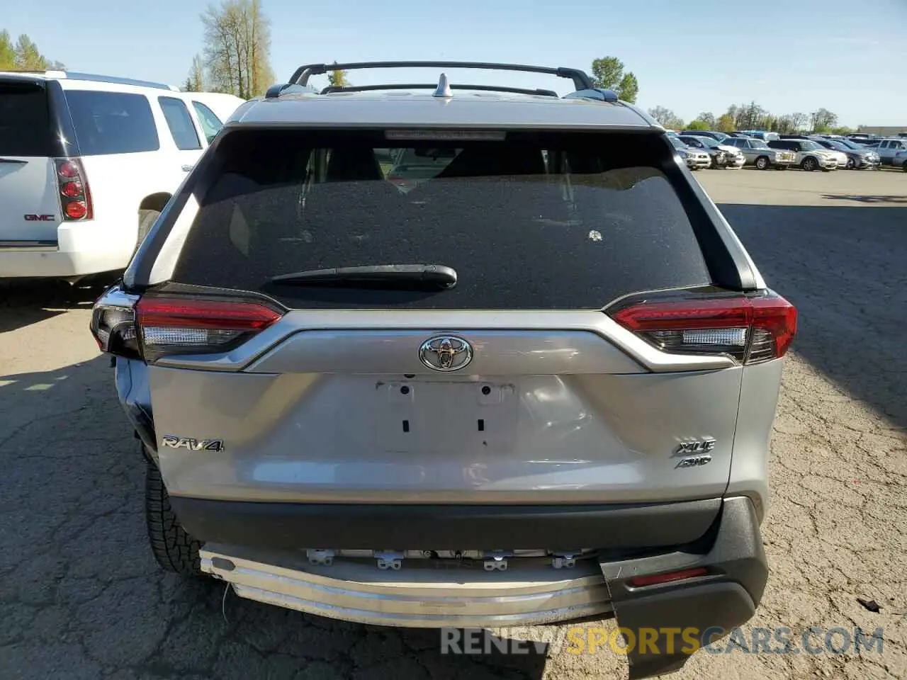 6 Photograph of a damaged car 2T3A1RFV0KW051537 TOYOTA RAV4 2019