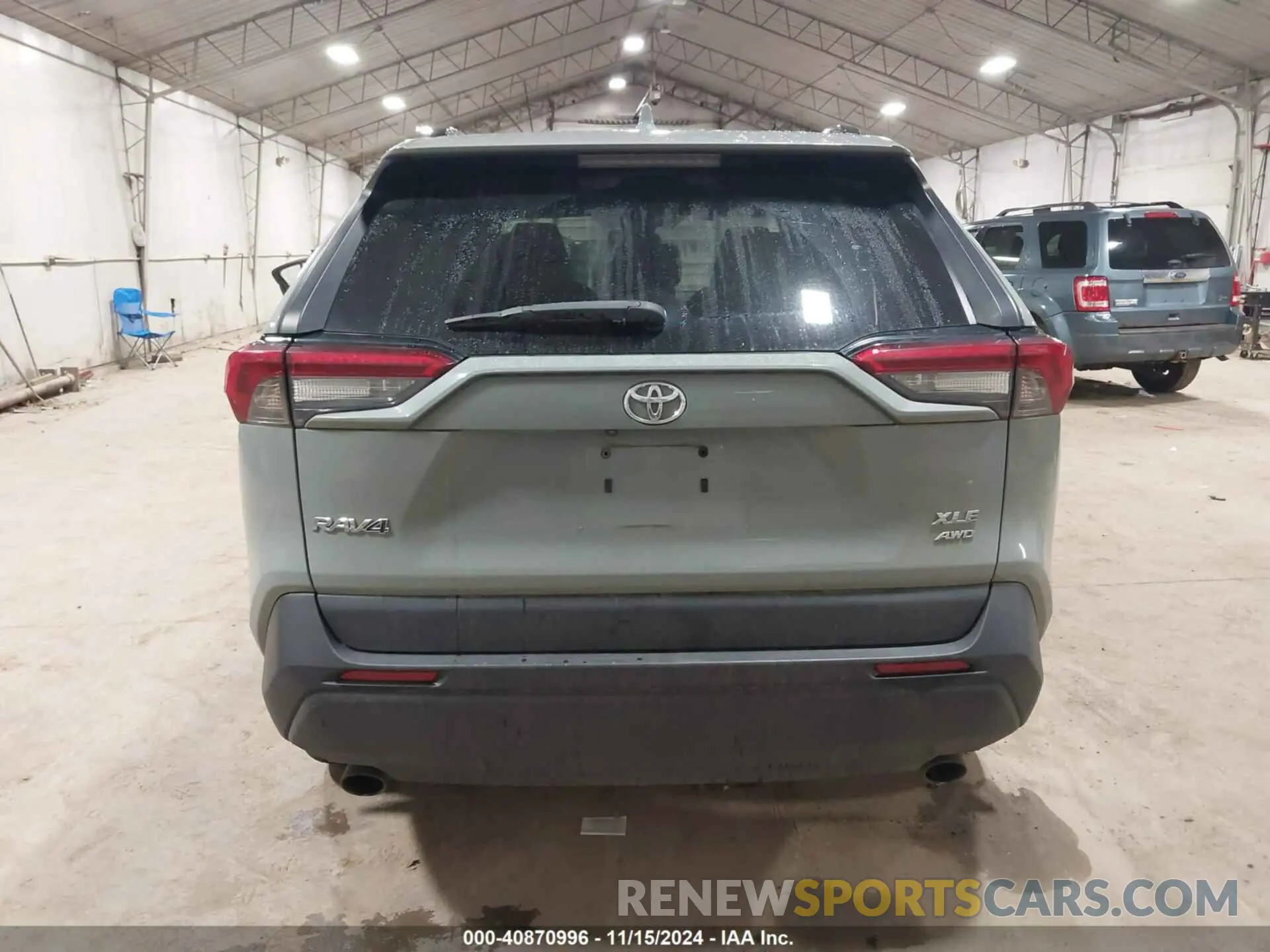 16 Photograph of a damaged car 2T3A1RFV2KC030111 TOYOTA RAV4 2019