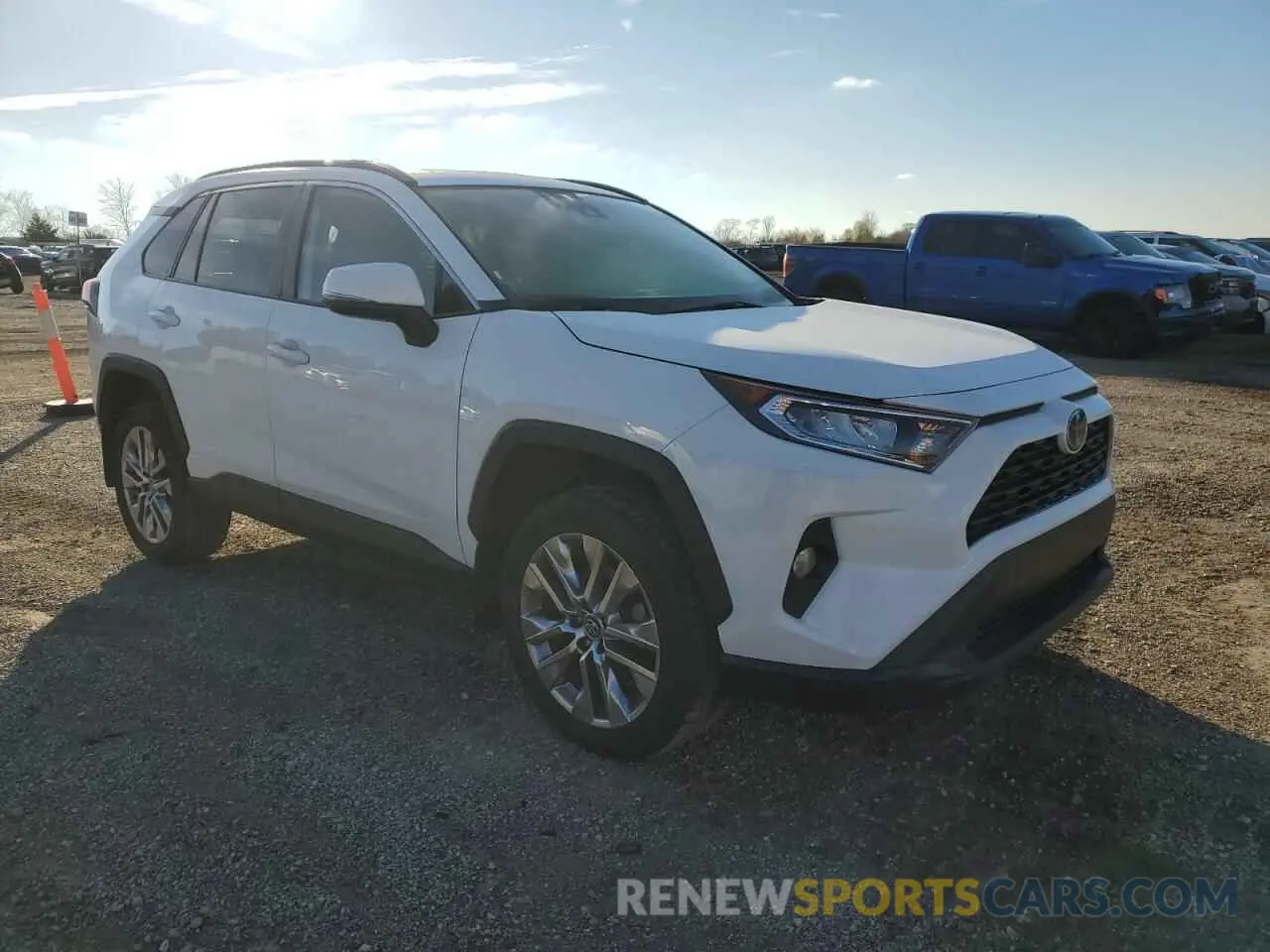 4 Photograph of a damaged car 2T3A1RFV2KW044833 TOYOTA RAV4 2019