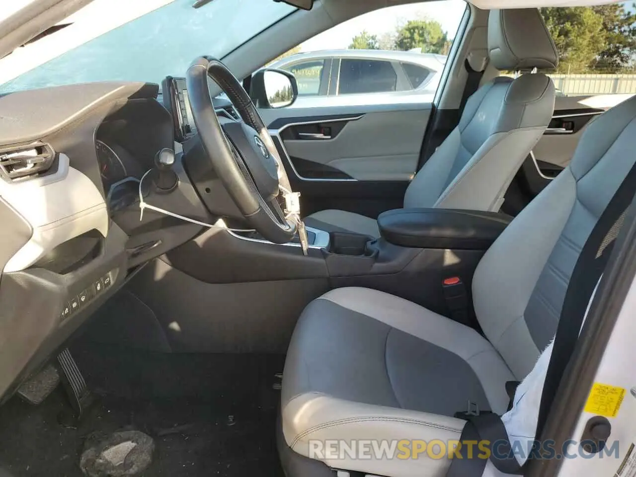 7 Photograph of a damaged car 2T3A1RFV2KW044833 TOYOTA RAV4 2019