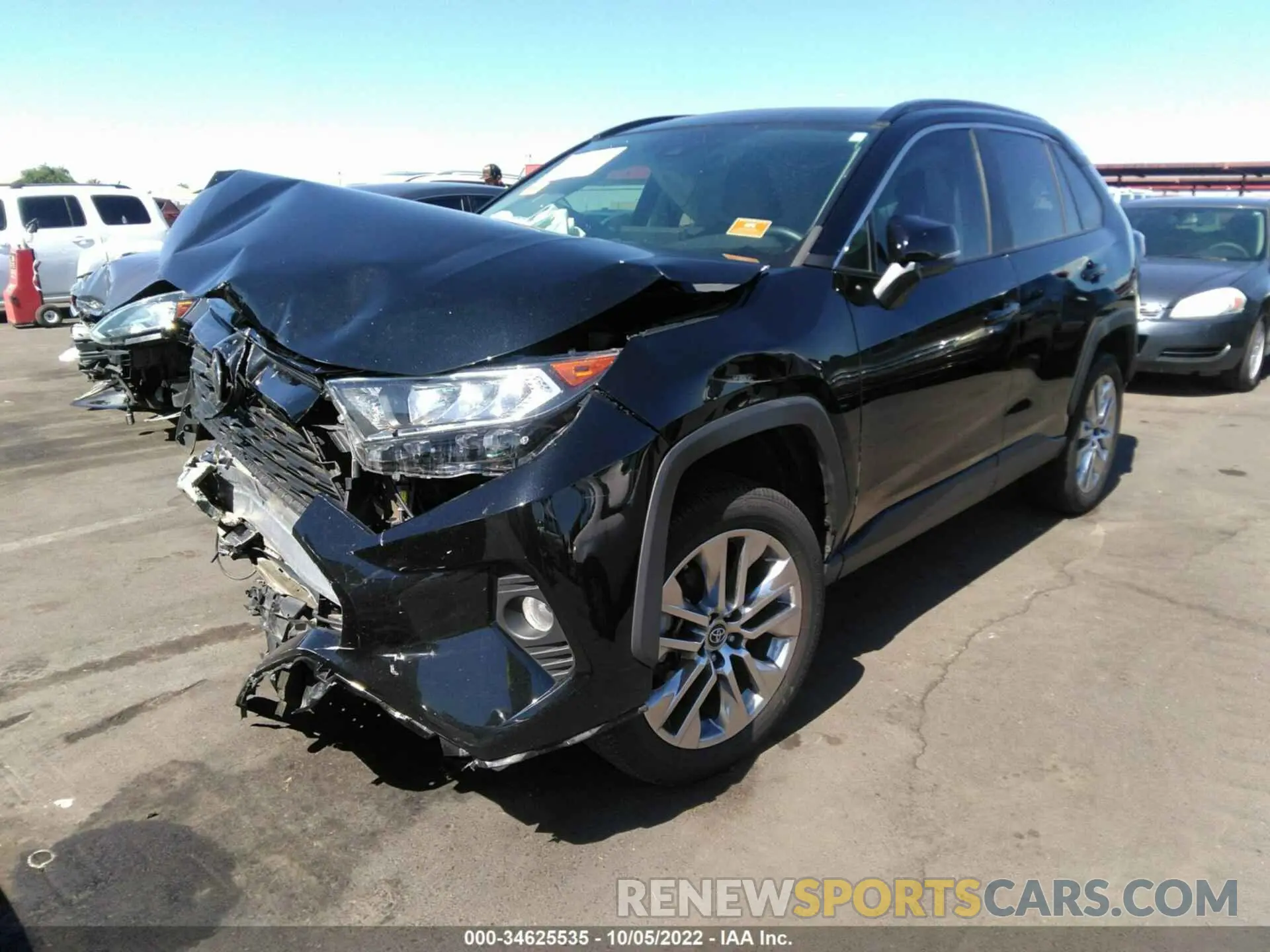 2 Photograph of a damaged car 2T3A1RFV2KW055461 TOYOTA RAV4 2019