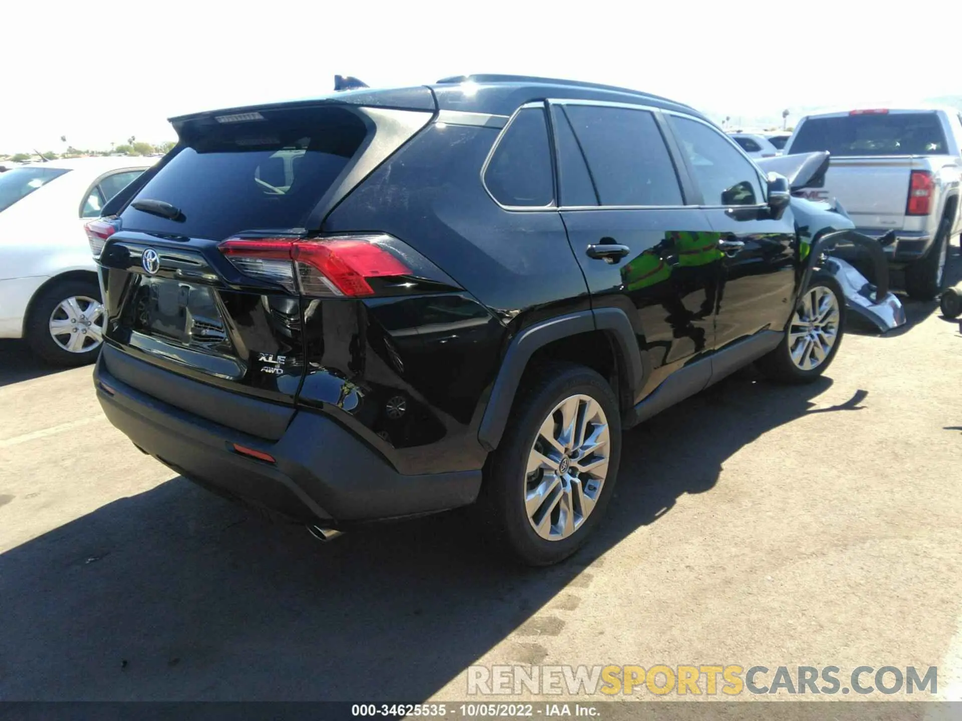4 Photograph of a damaged car 2T3A1RFV2KW055461 TOYOTA RAV4 2019